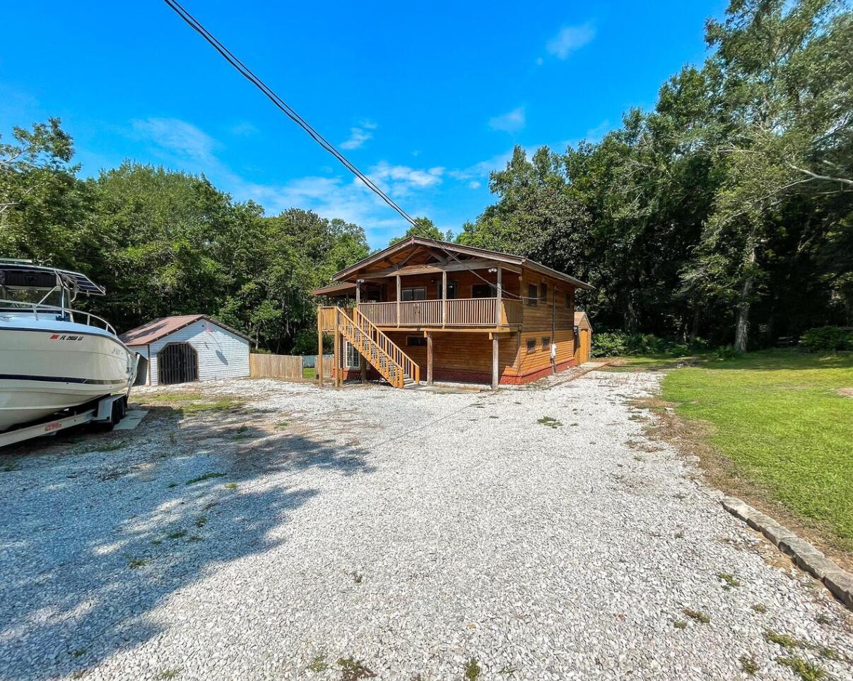 NO RECORDED SUBDIVISION - Residential