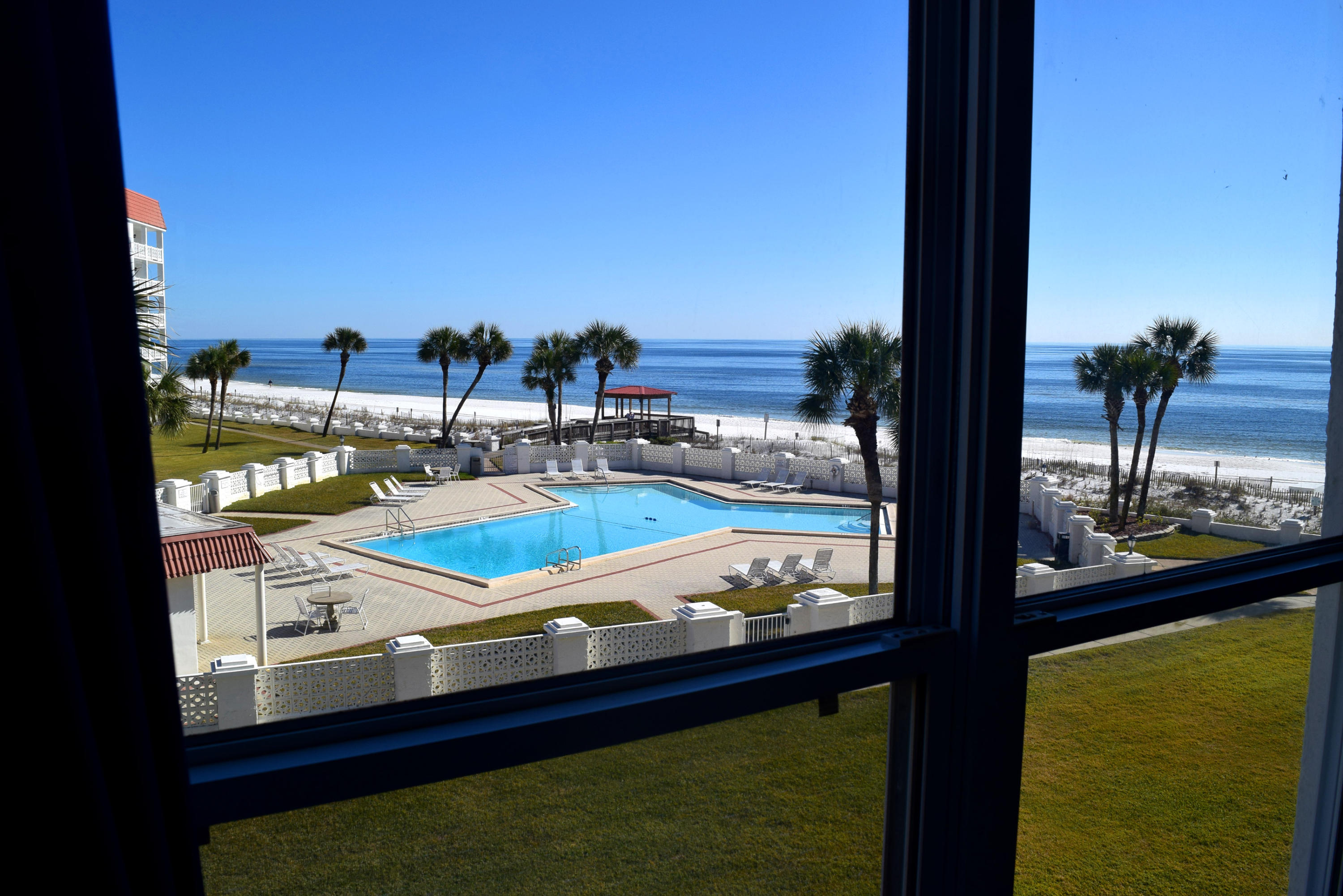 EL MATADOR CONDO - Residential