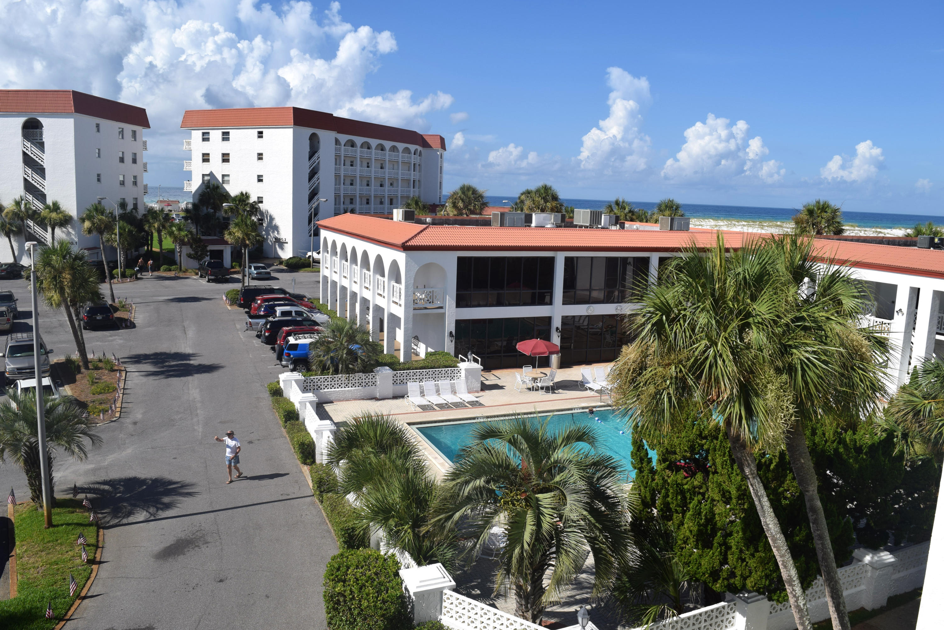 EL MATADOR CONDO - Residential