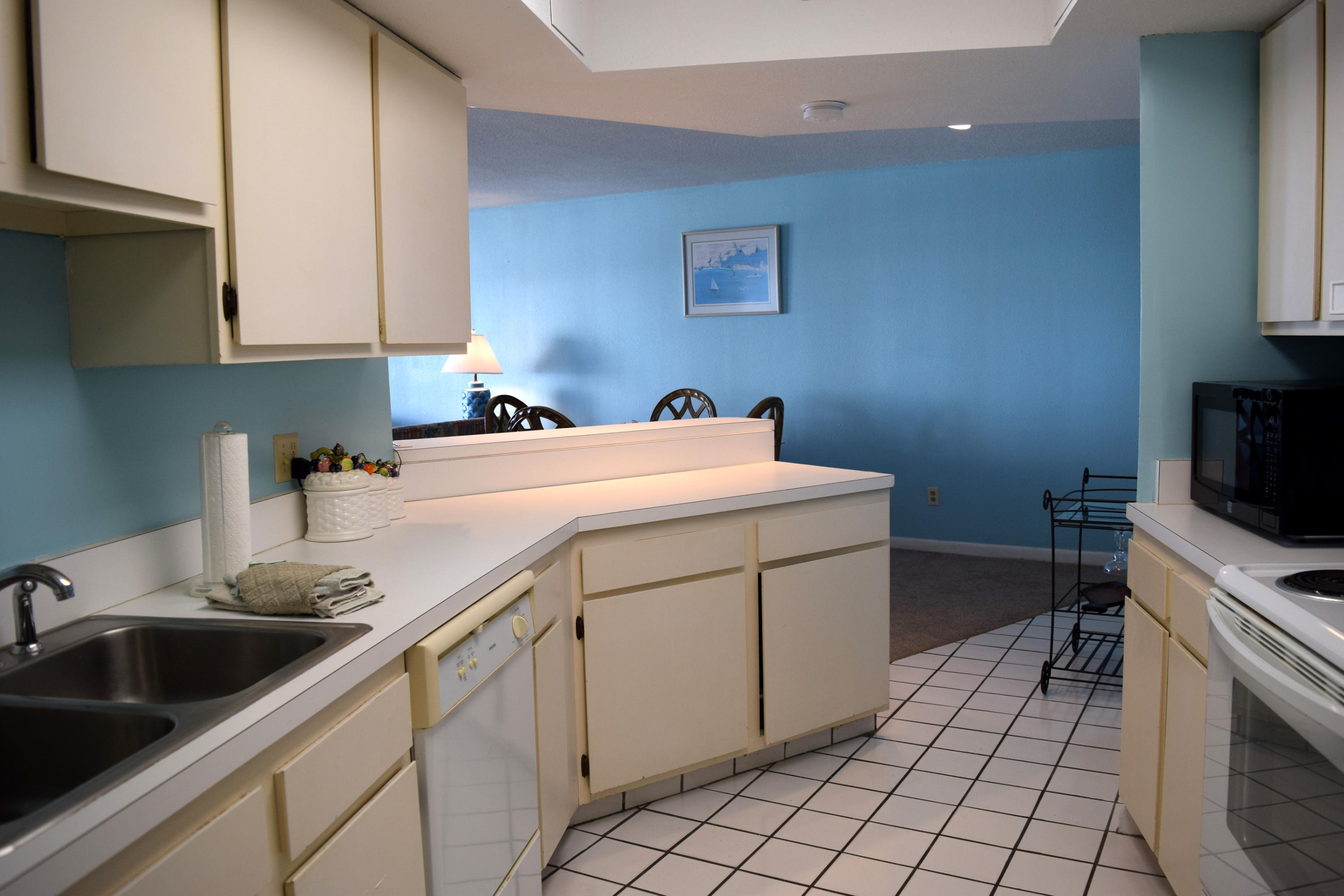 EL MATADOR CONDO - Residential