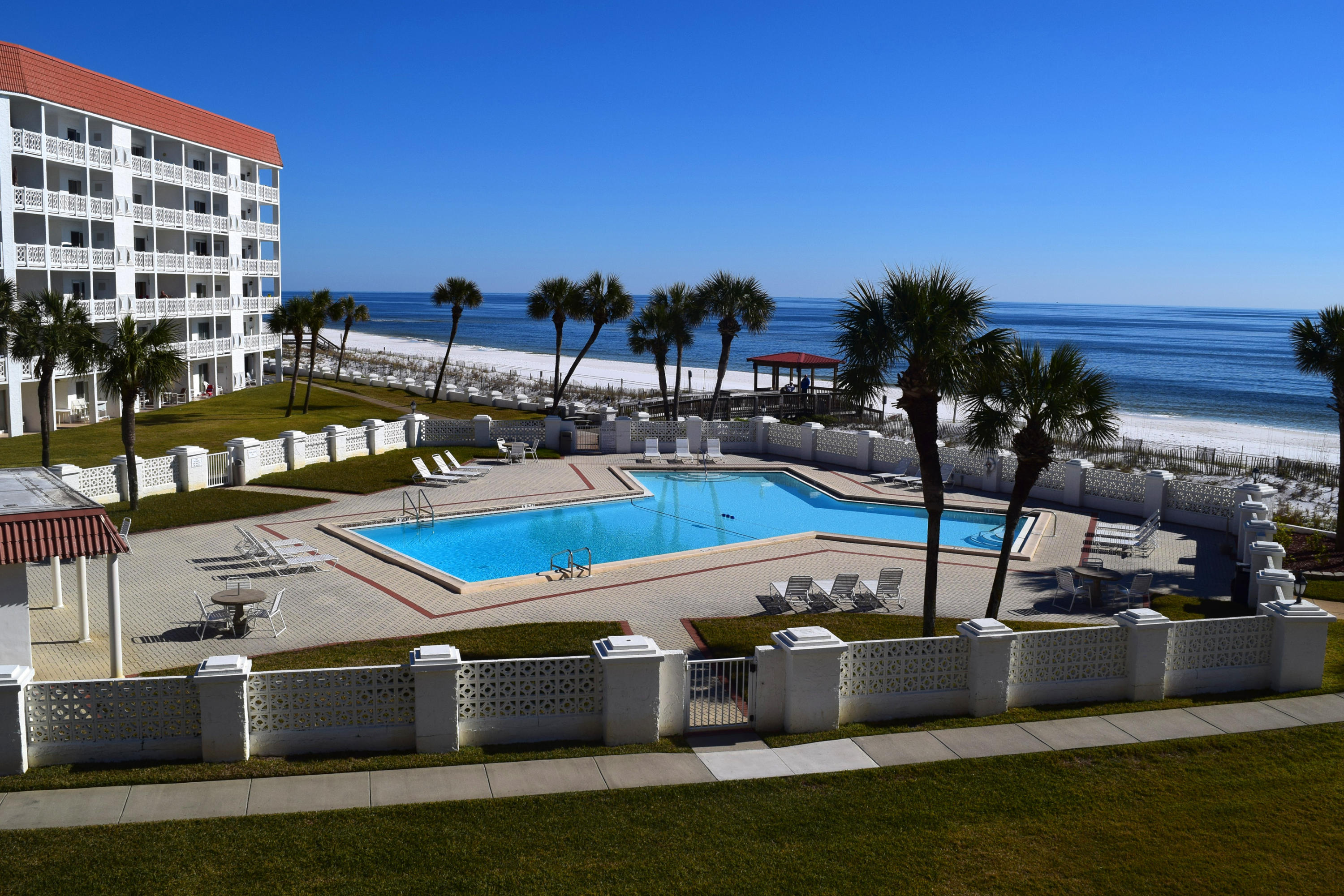 EL MATADOR CONDO - Residential