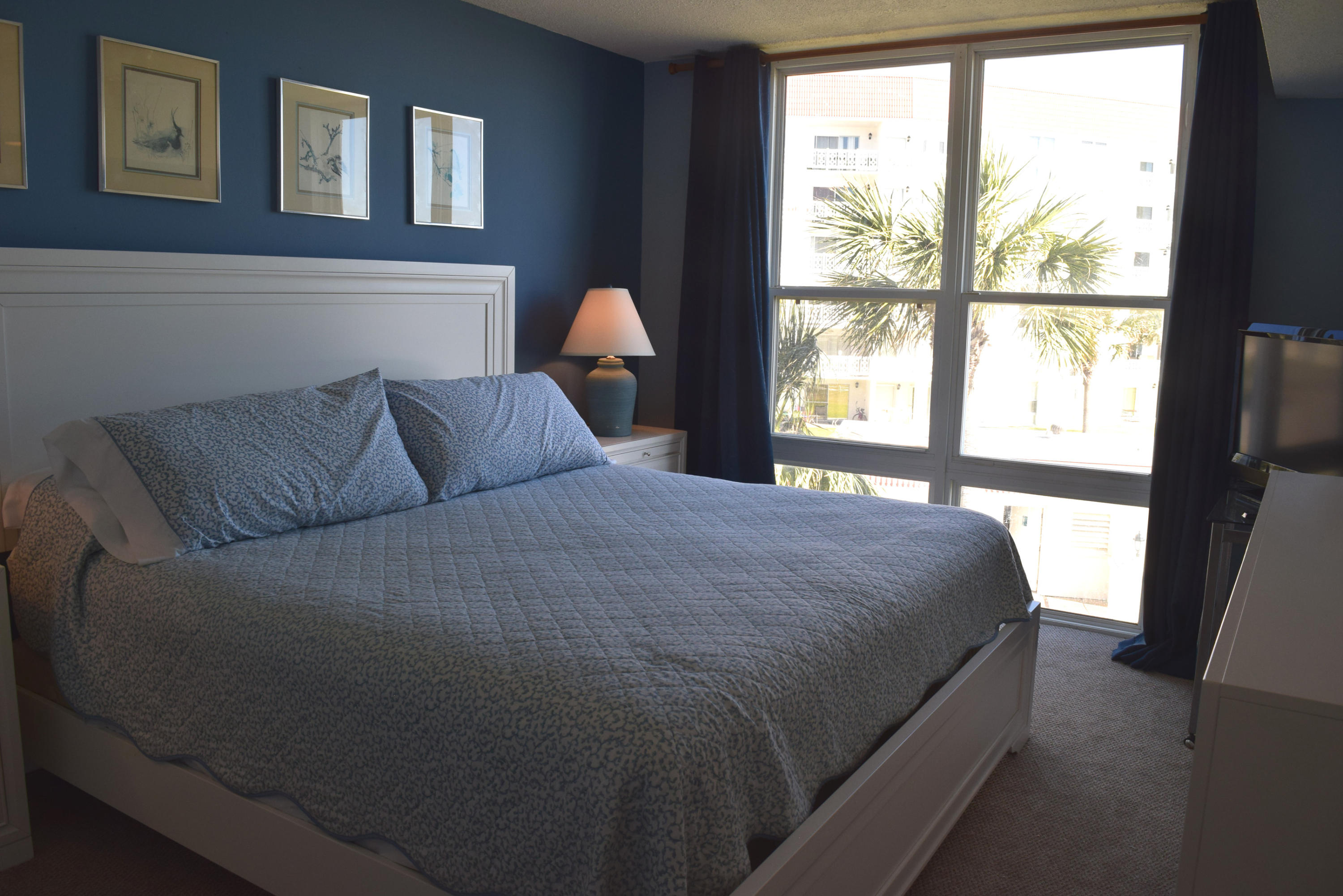 EL MATADOR CONDO - Residential