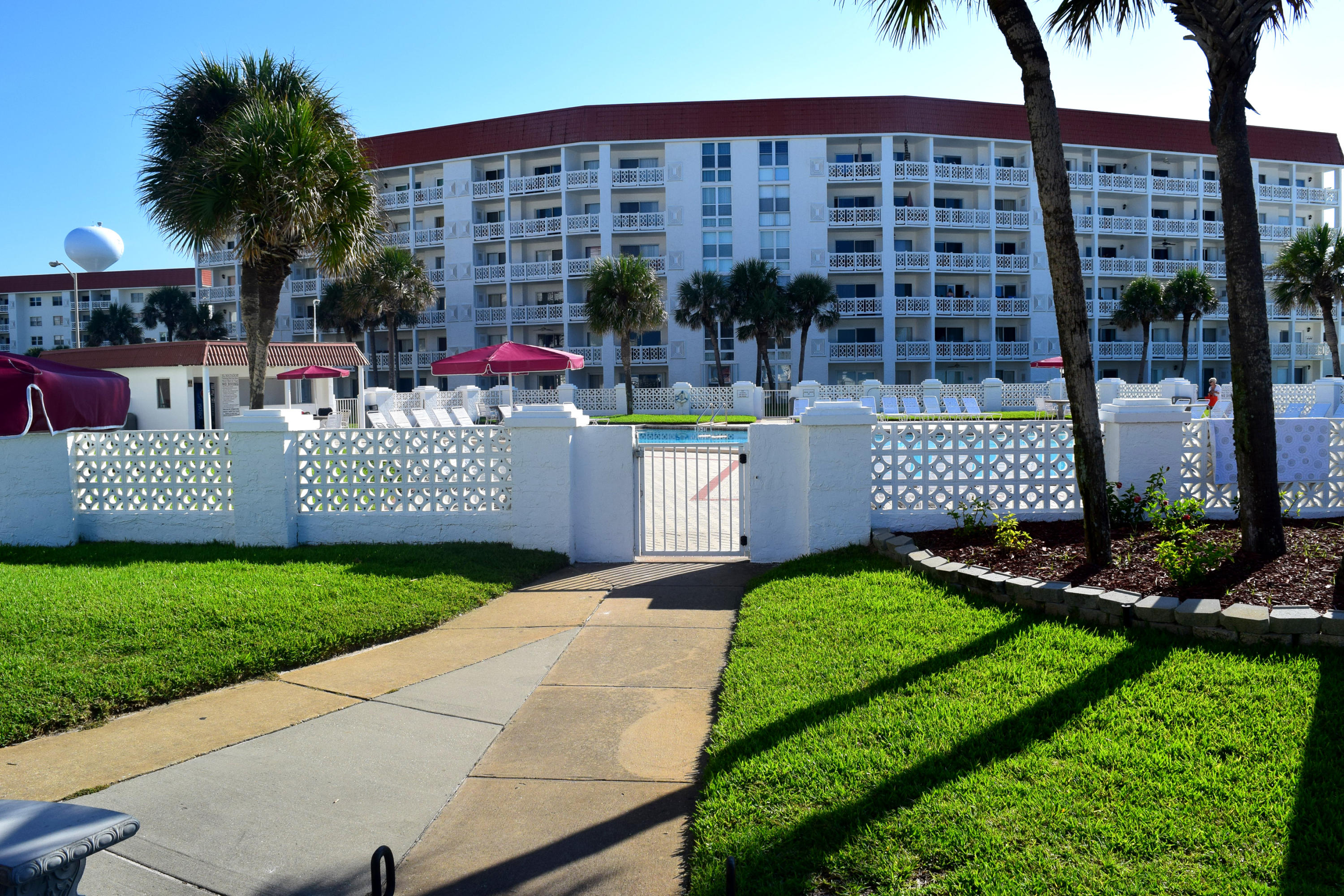 EL MATADOR CONDO - Residential