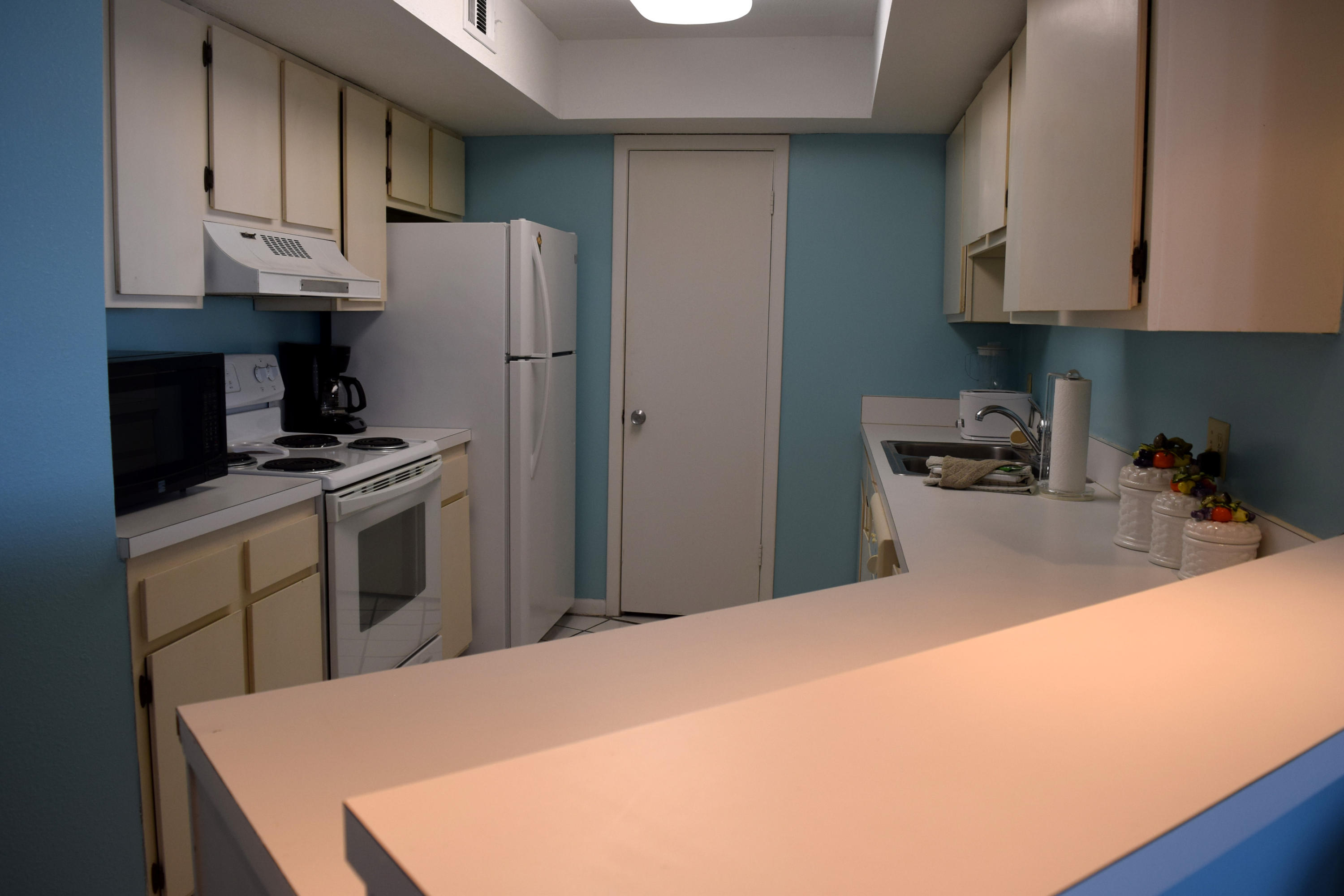 EL MATADOR CONDO - Residential