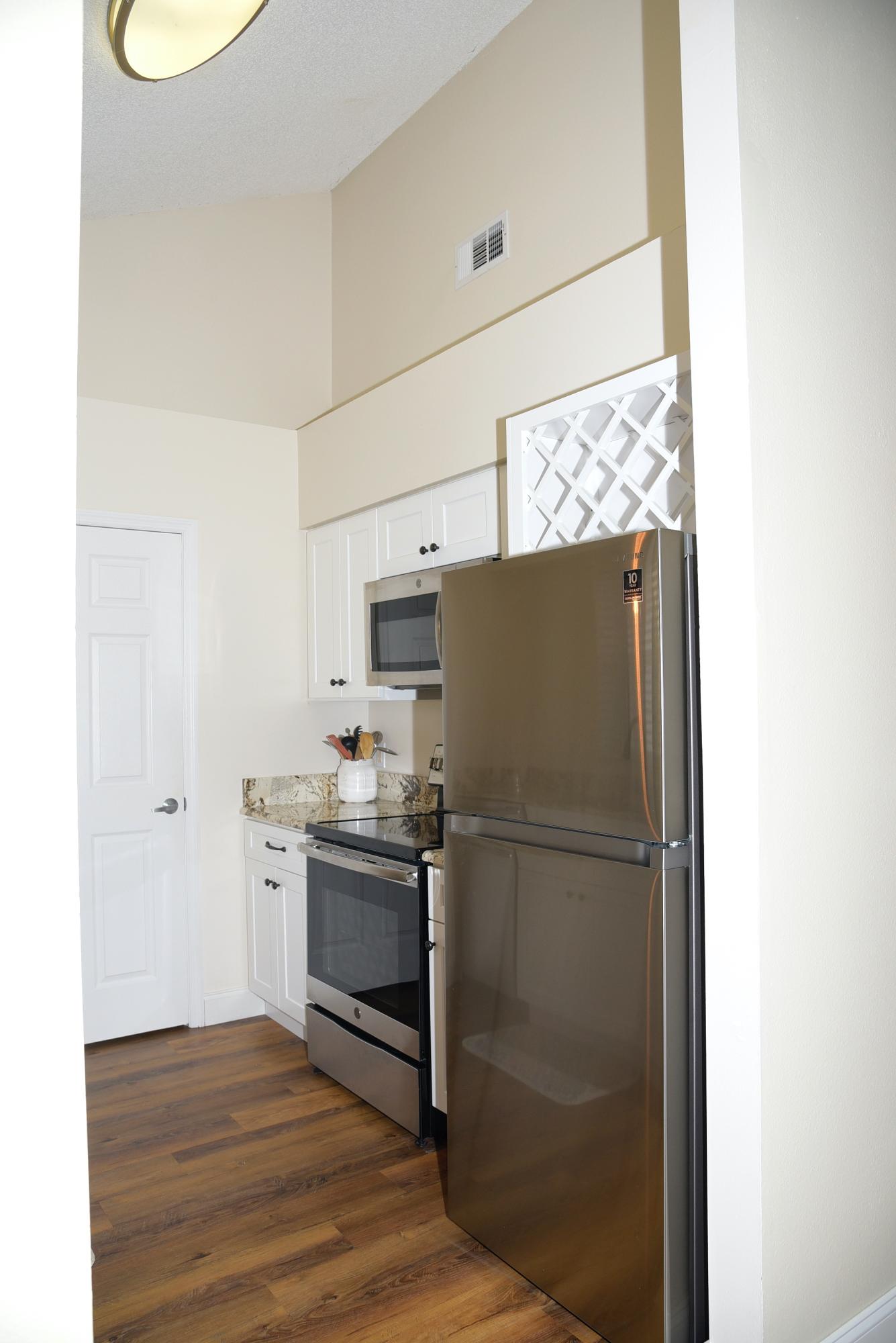 THE FLORIDA CLUB - Residential Lease