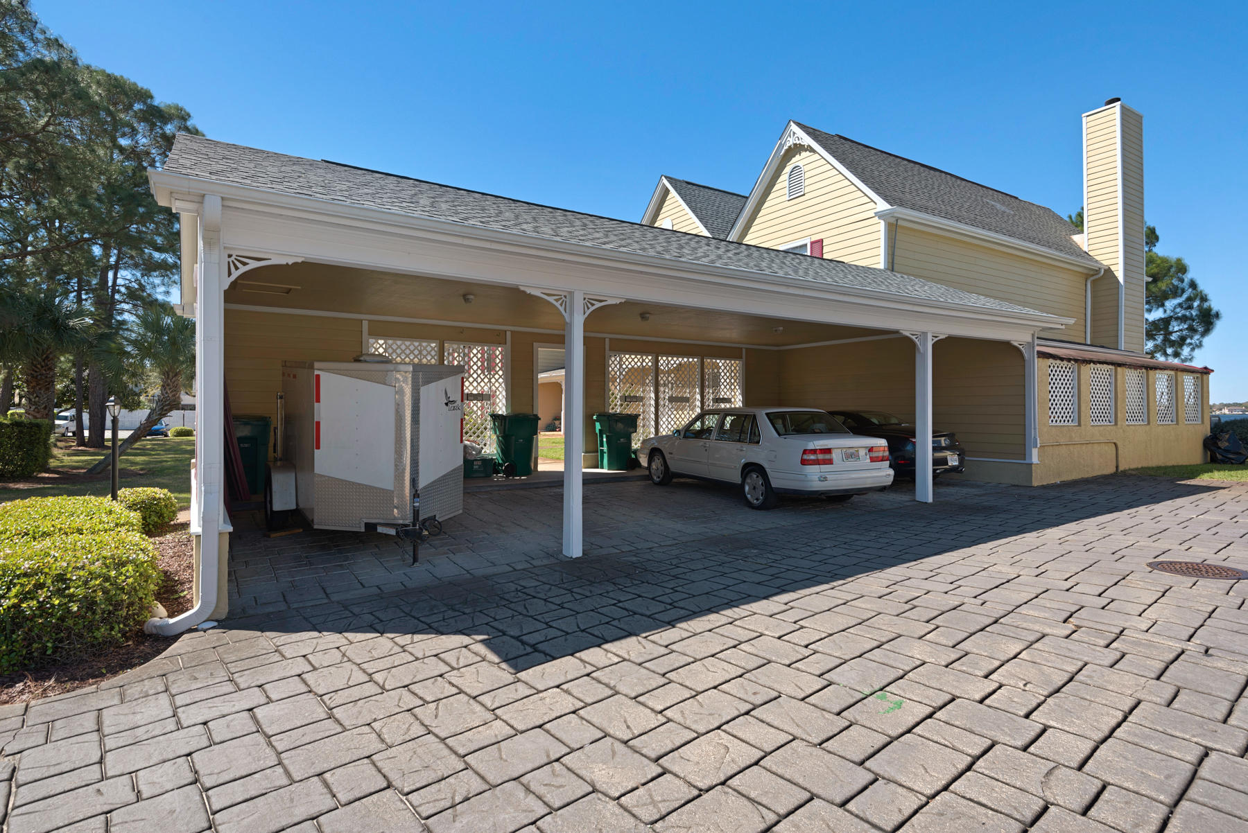 GARNIERS CAY T/H - Residential