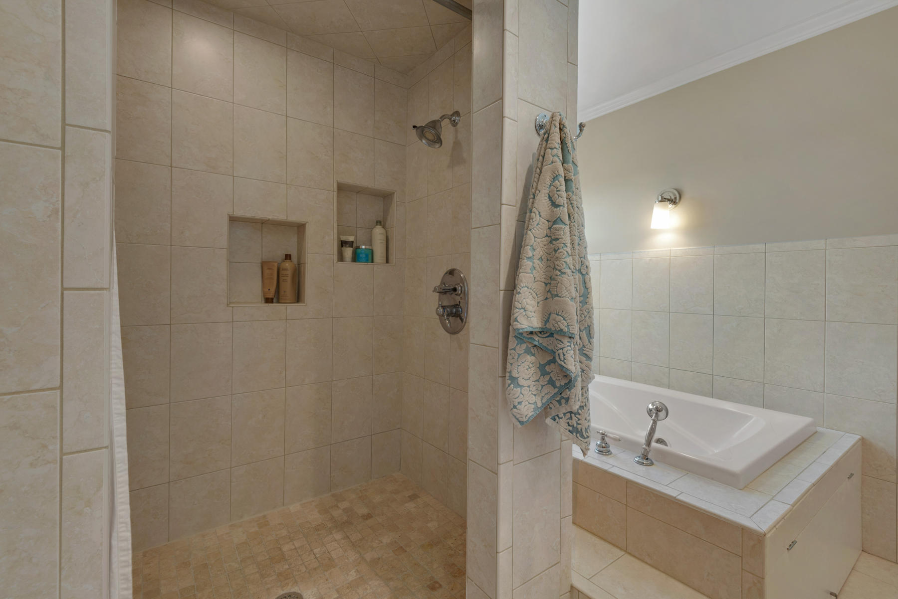 GARNIERS CAY T/H - Residential