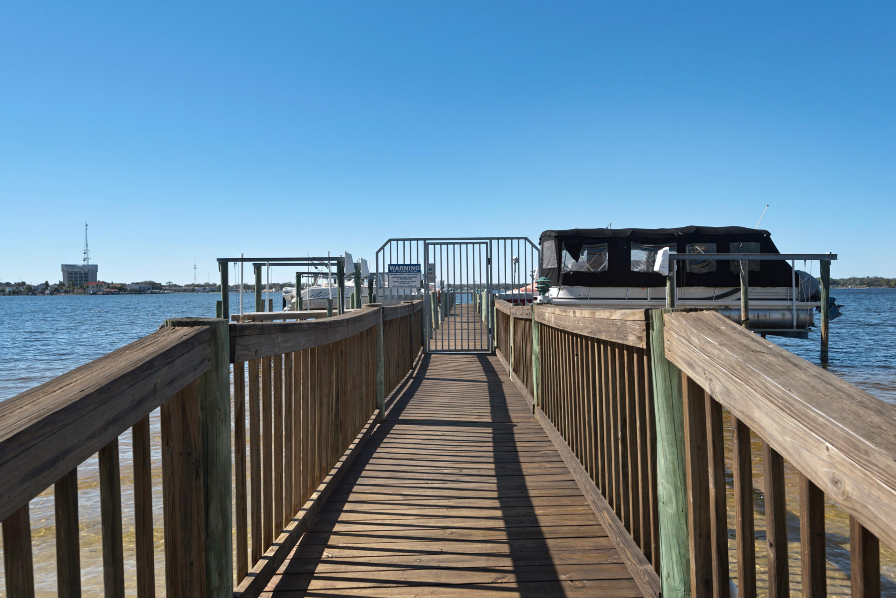 GARNIERS CAY T/H - Residential