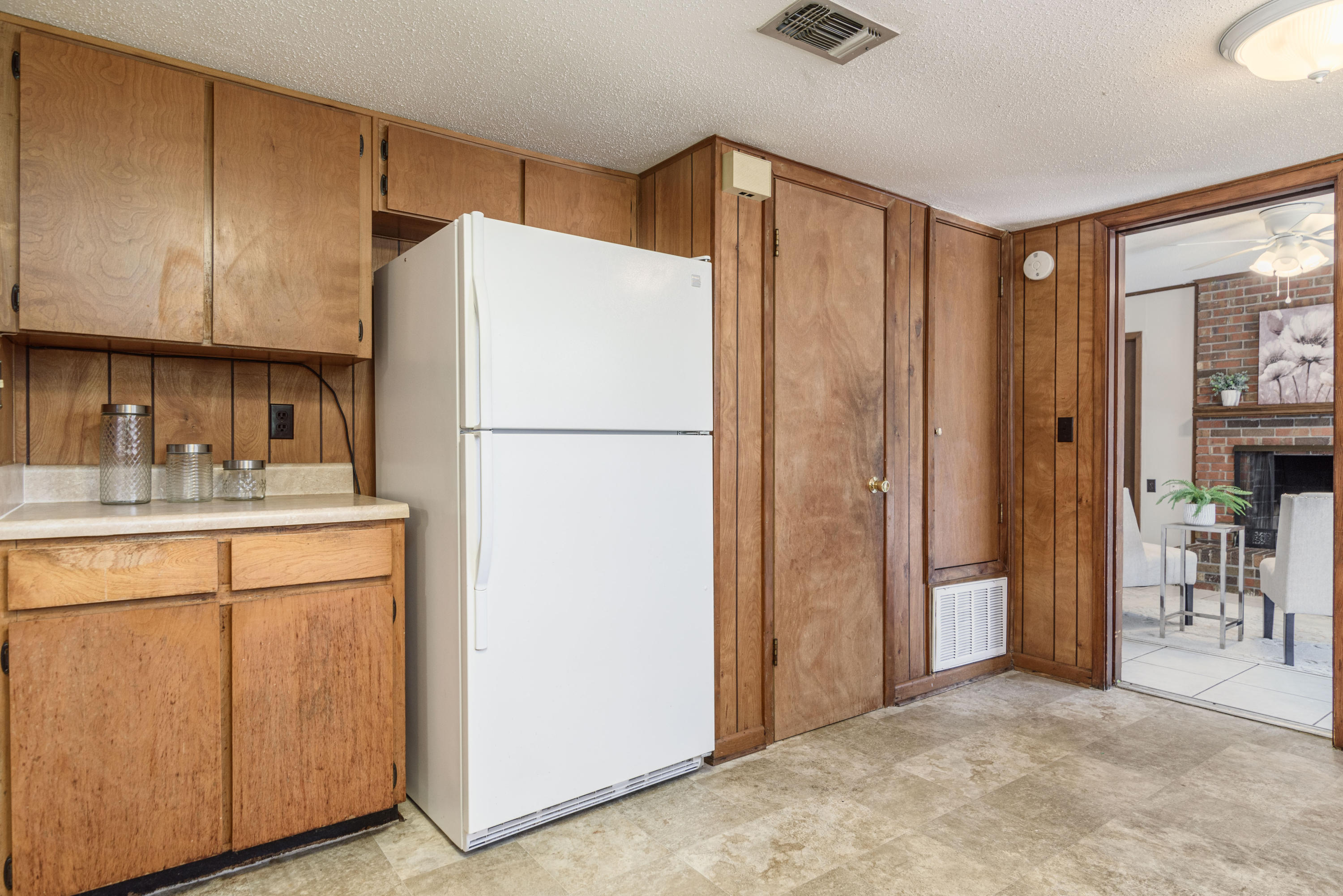 LAKE LORRAINE ESTATES - Residential