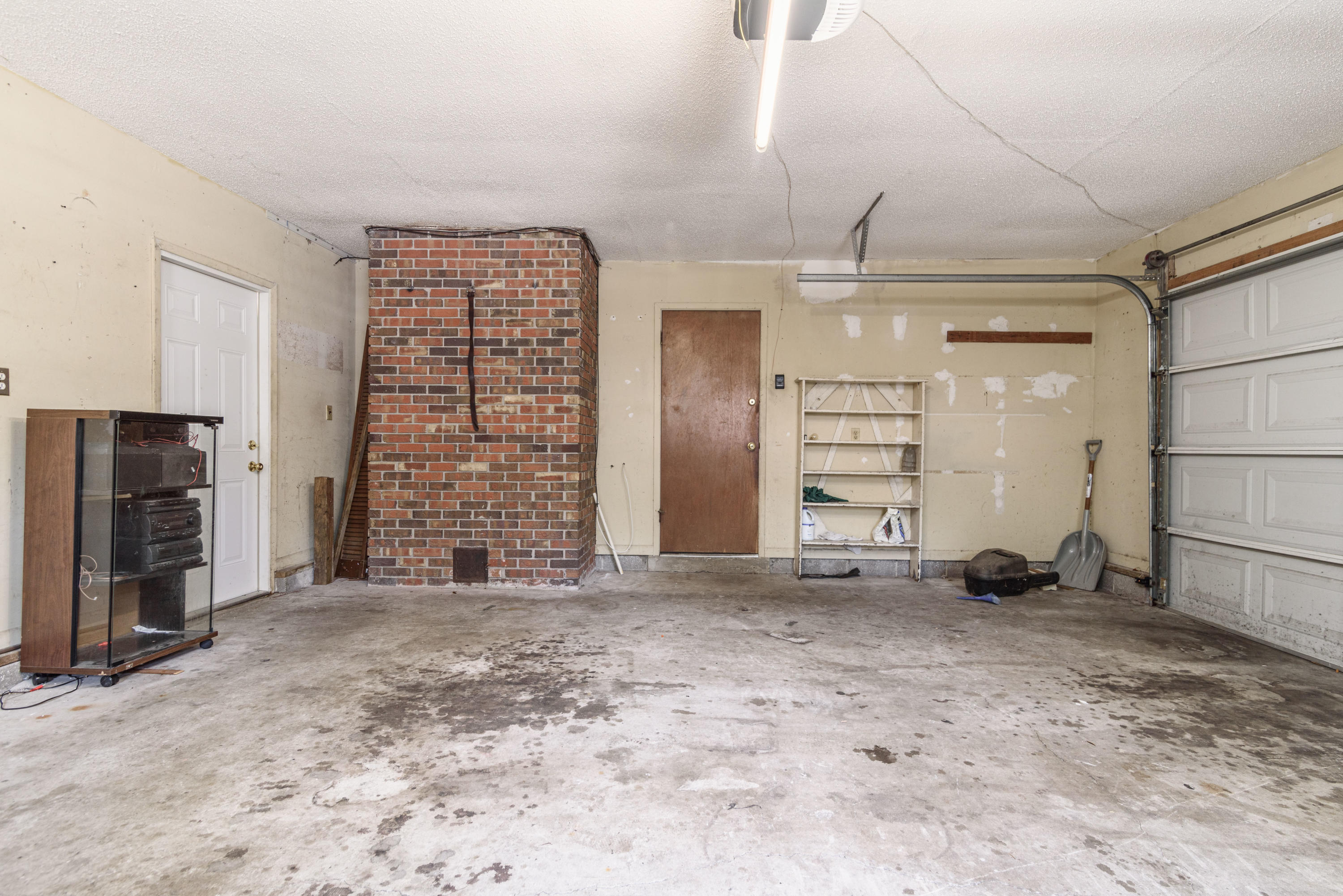 LAKE LORRAINE ESTATES - Residential