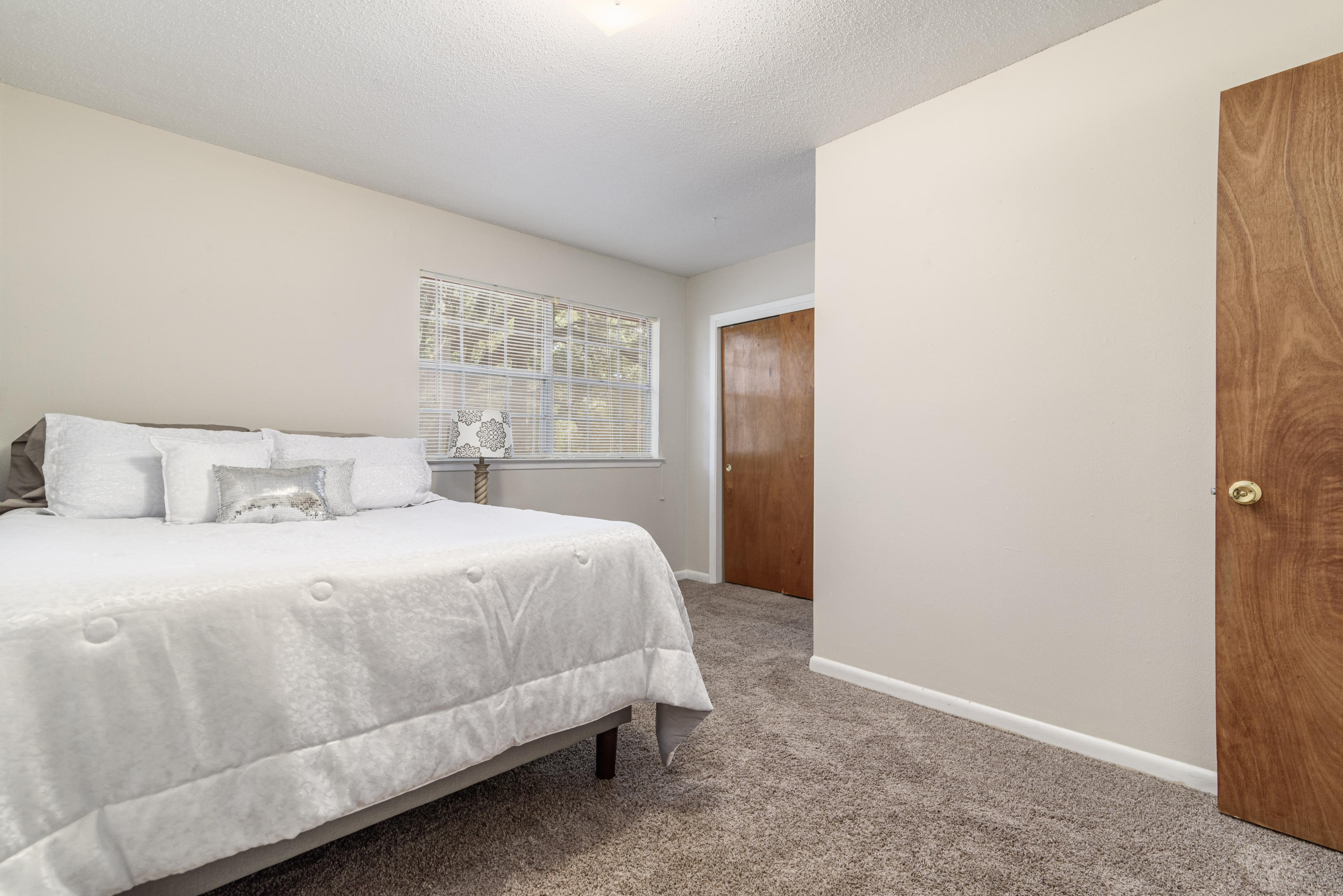 LAKE LORRAINE ESTATES - Residential