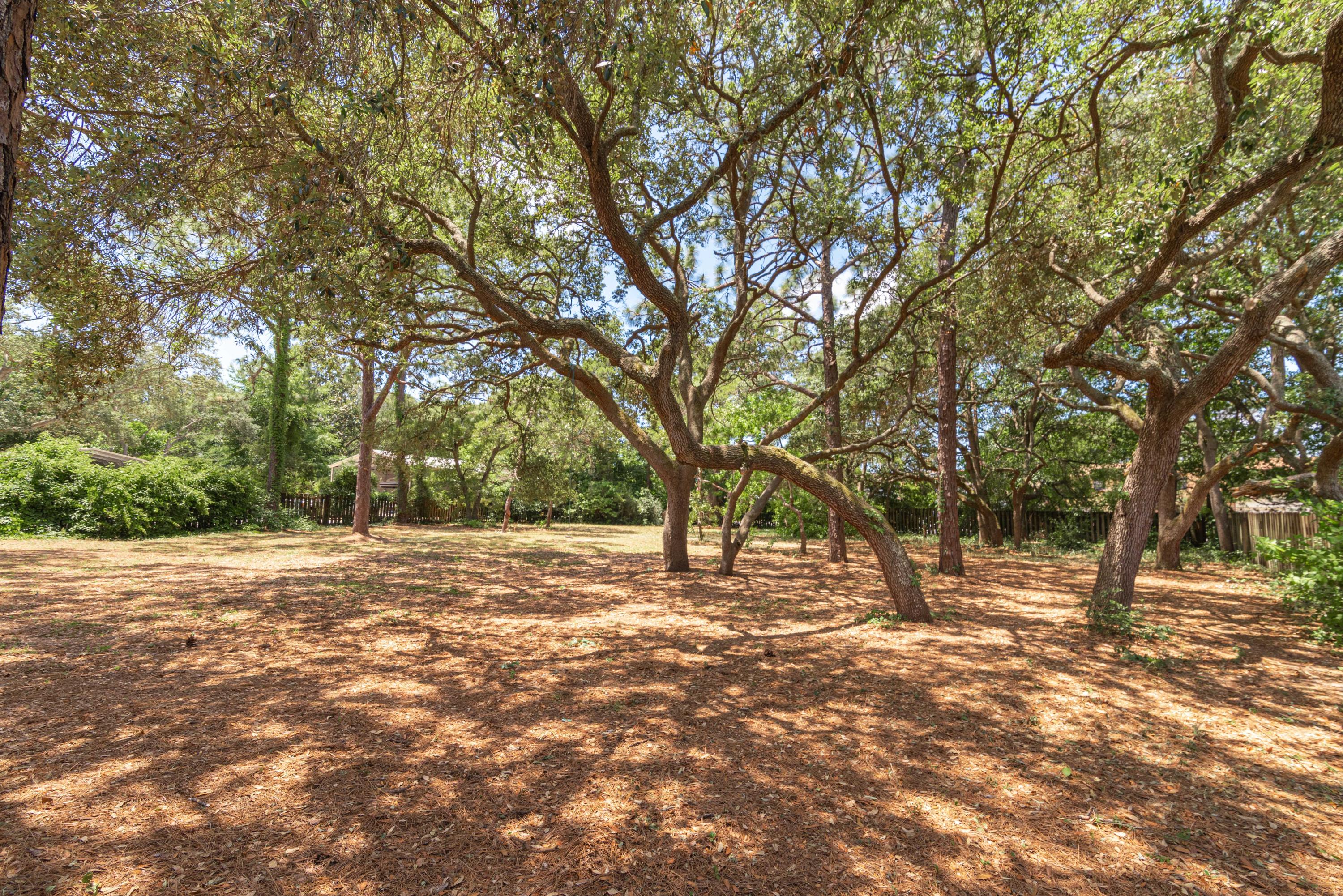 LAKE LORRAINE ESTATES - Residential