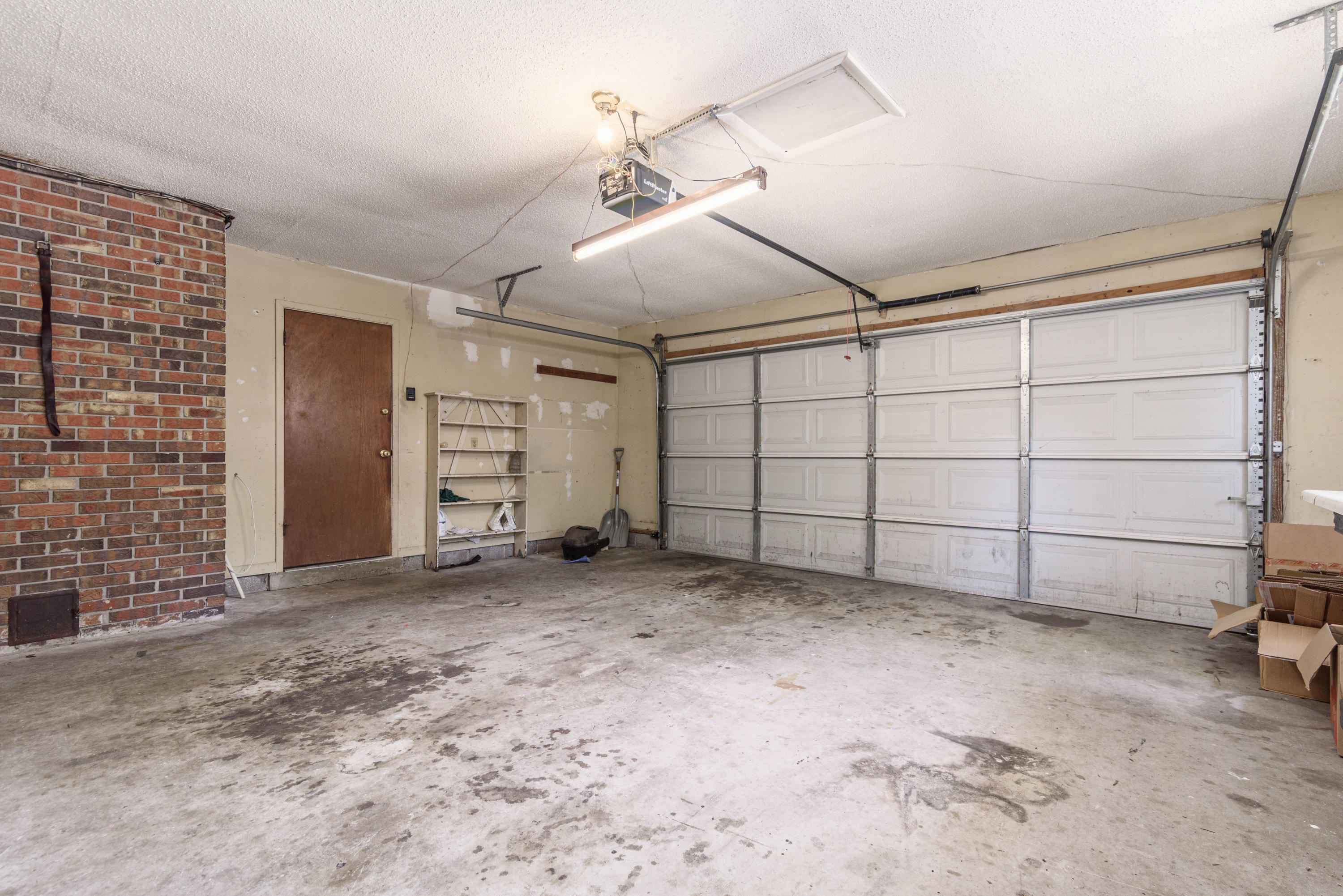 LAKE LORRAINE ESTATES - Residential