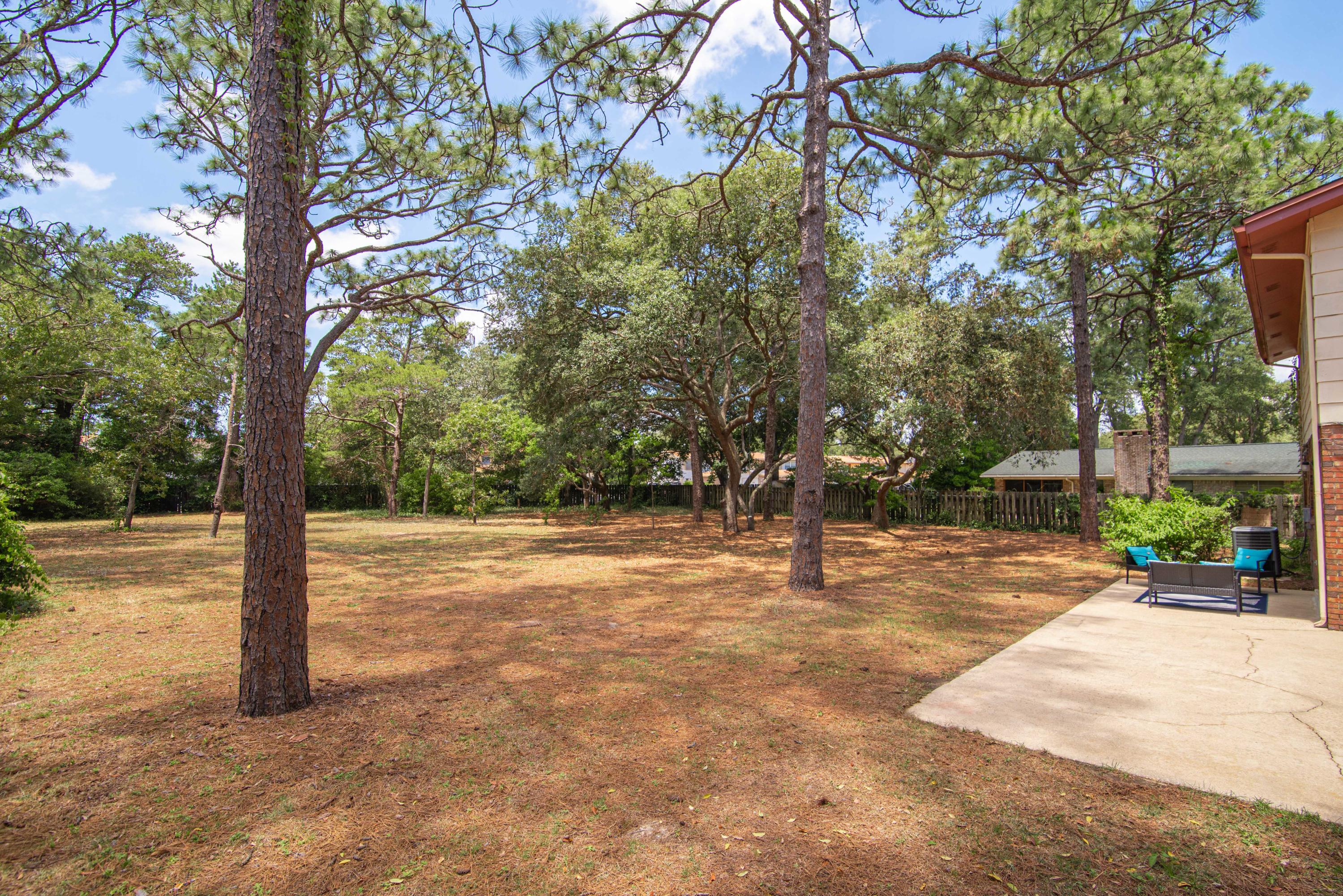 LAKE LORRAINE ESTATES - Residential