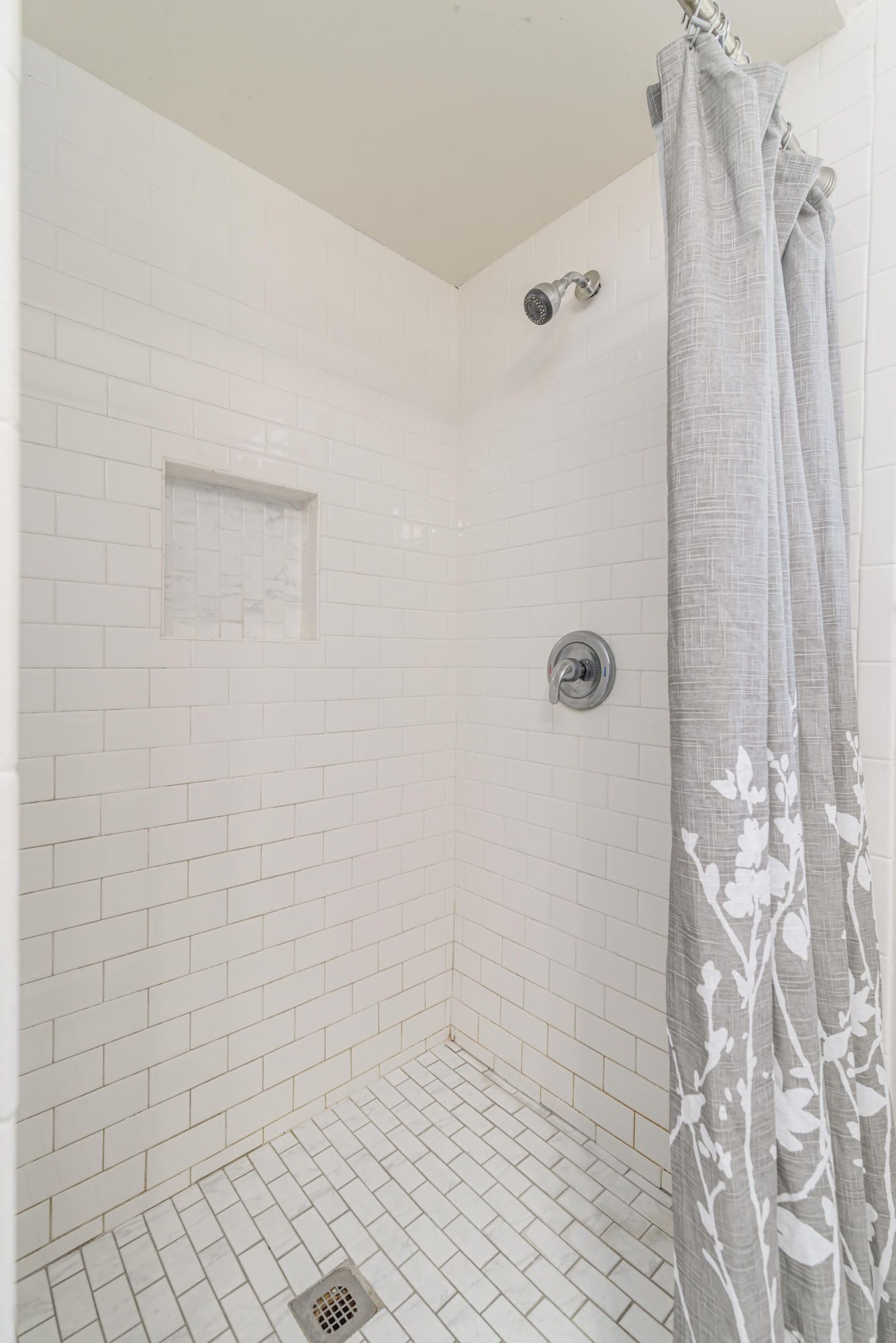 LAKE LORRAINE ESTATES - Residential