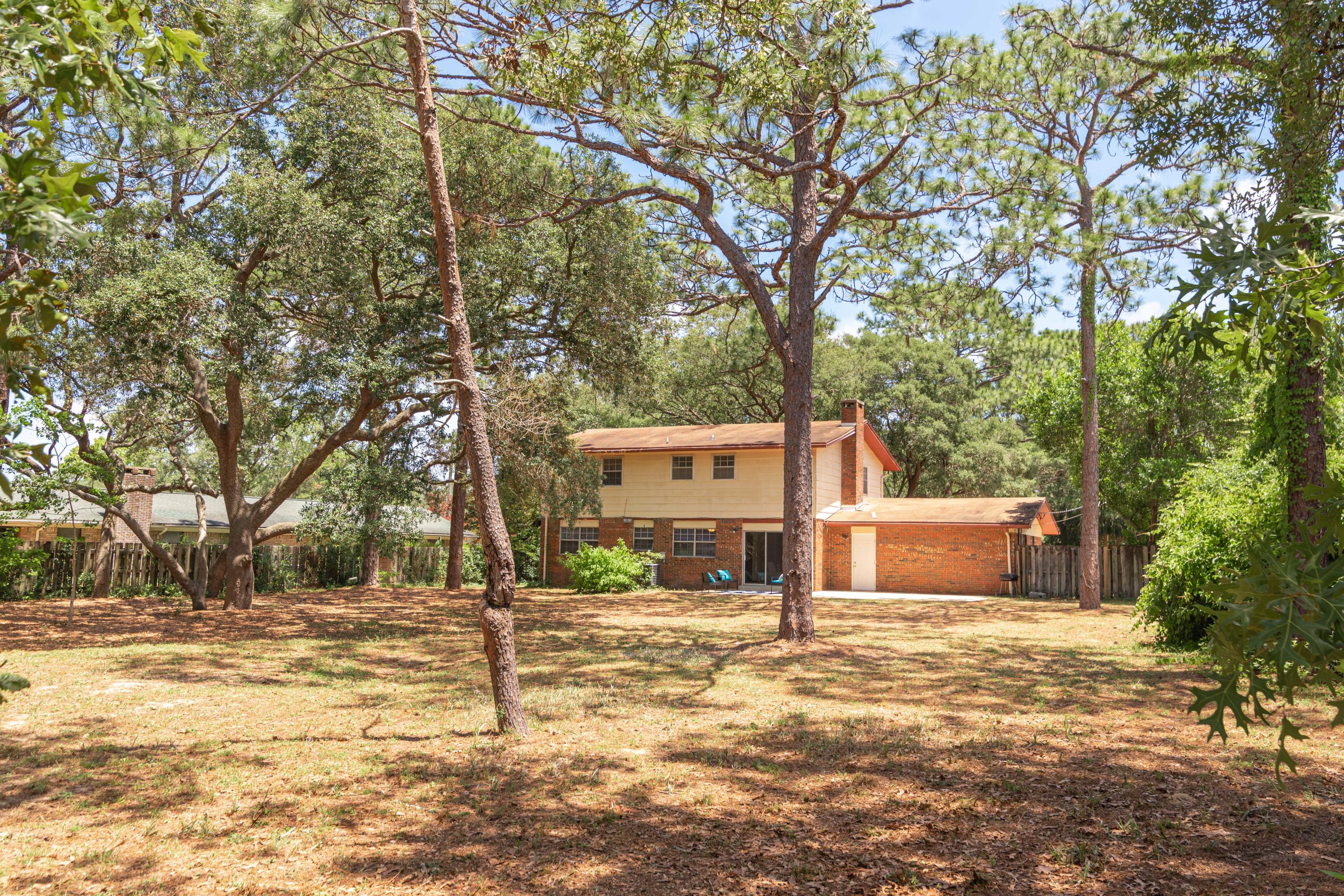 LAKE LORRAINE ESTATES - Residential