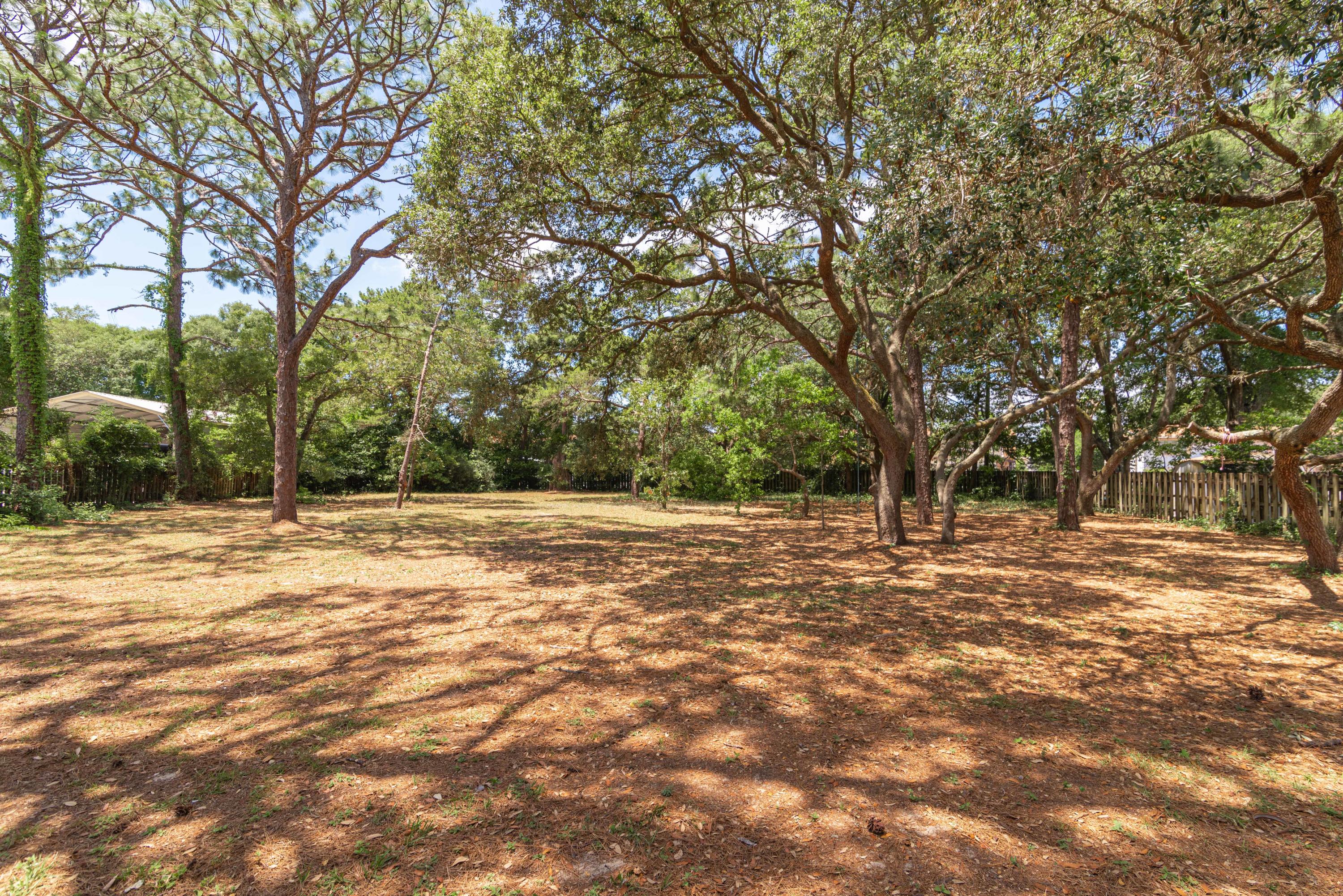 LAKE LORRAINE ESTATES - Residential