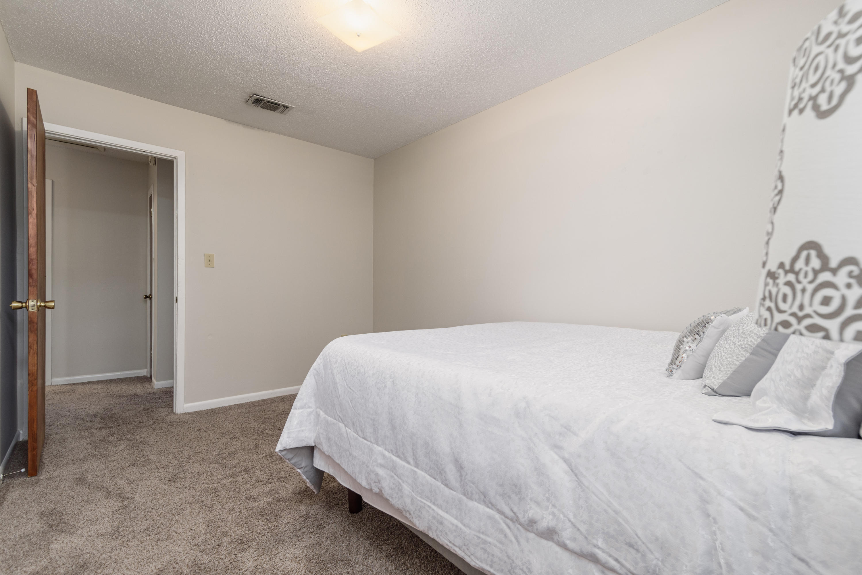 LAKE LORRAINE ESTATES - Residential