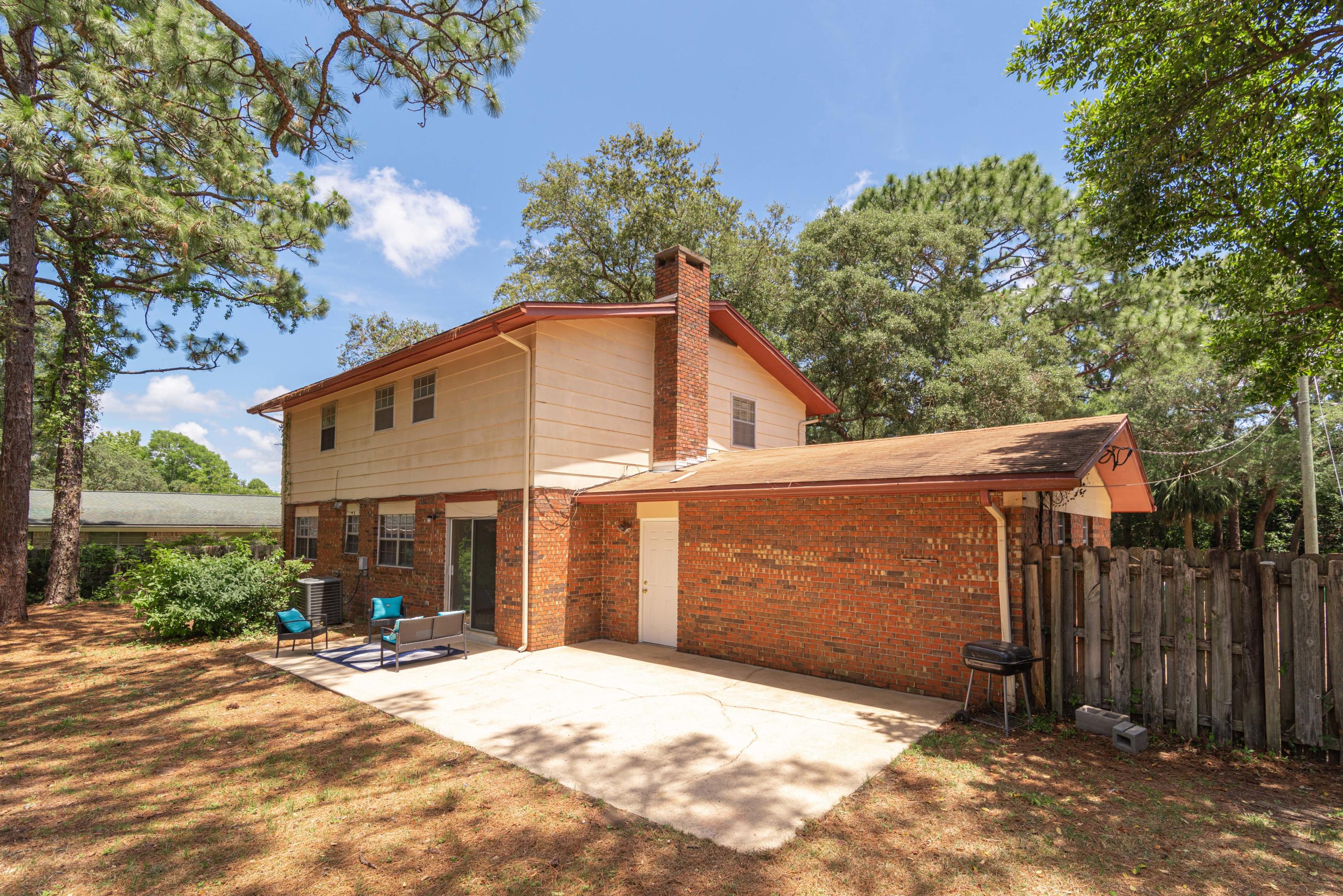 LAKE LORRAINE ESTATES - Residential