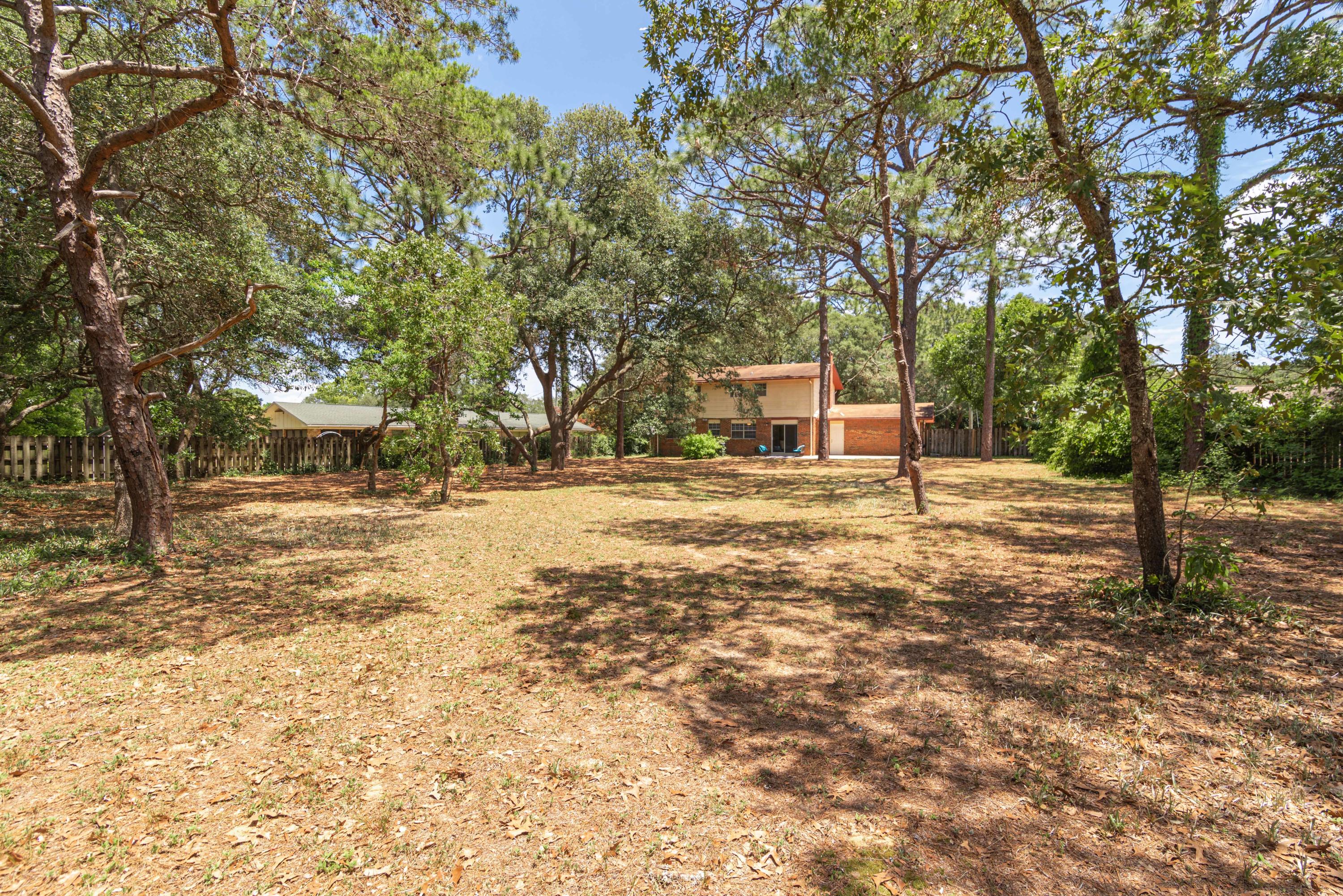 LAKE LORRAINE ESTATES - Residential