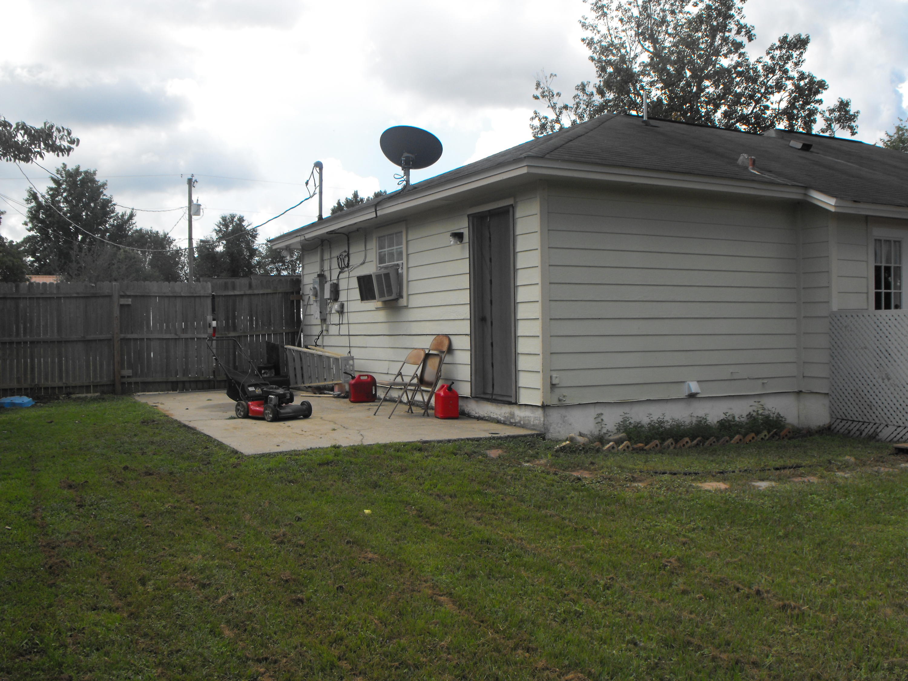 COUNTRYVIEW ESTATES - Residential Lease