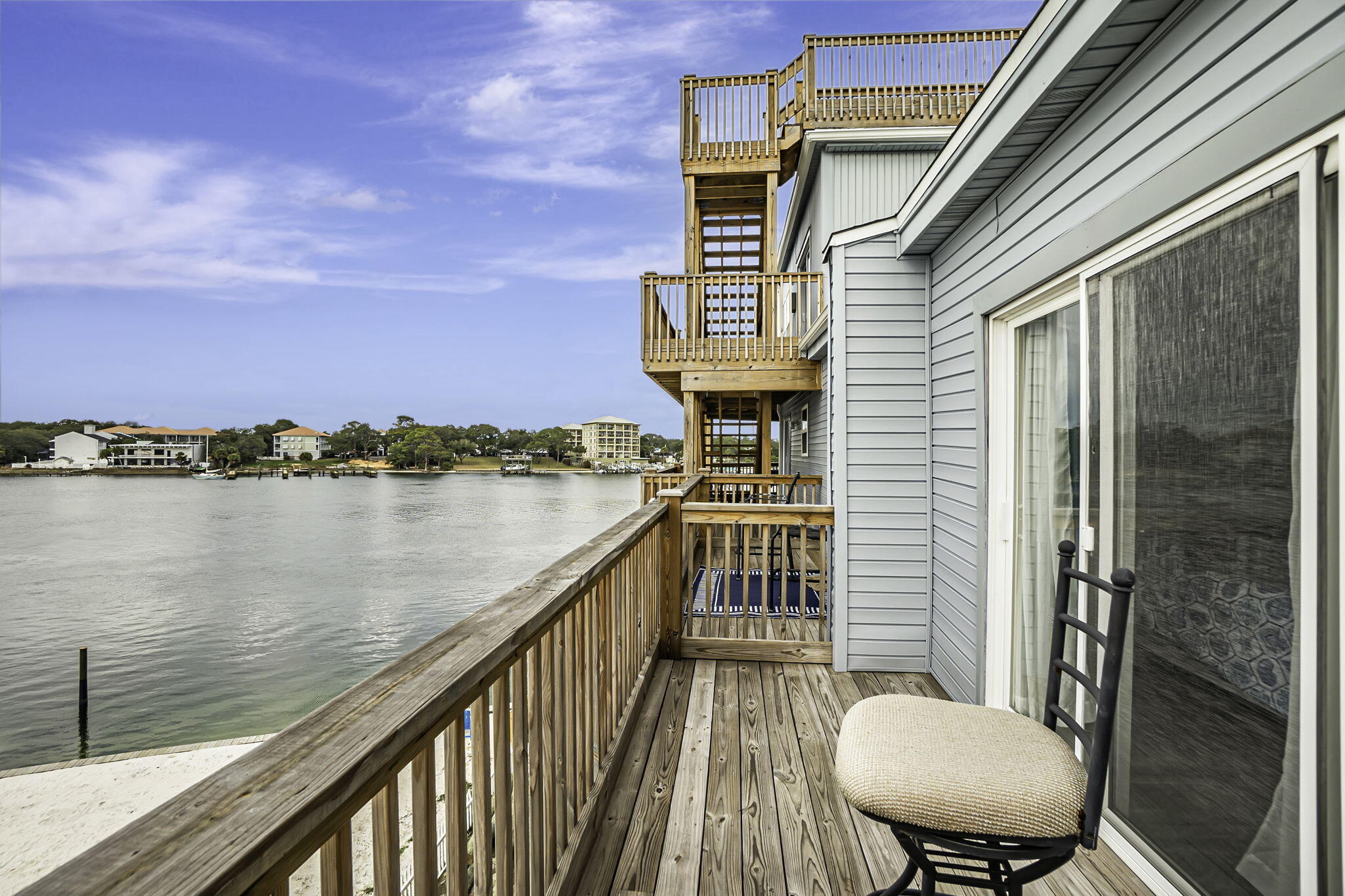 COMMODORES LANDING - Residential