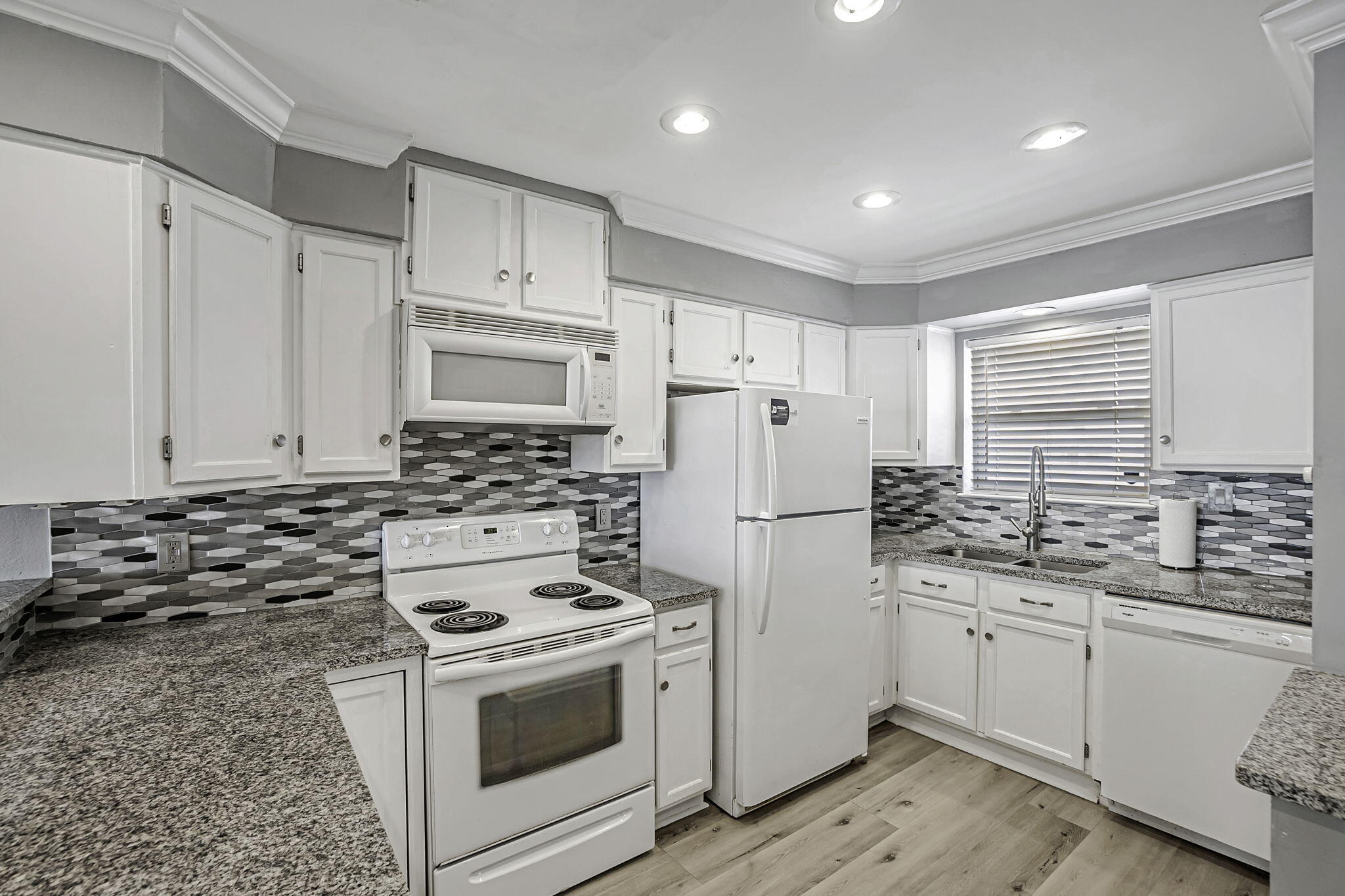 COMMODORES LANDING - Residential