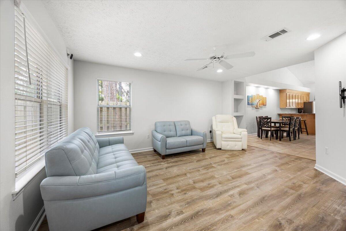 TIGER LAKE - Residential