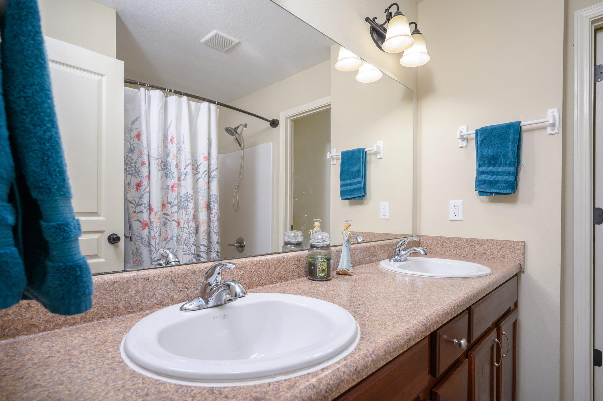 HUNTERS RIDGE - Residential