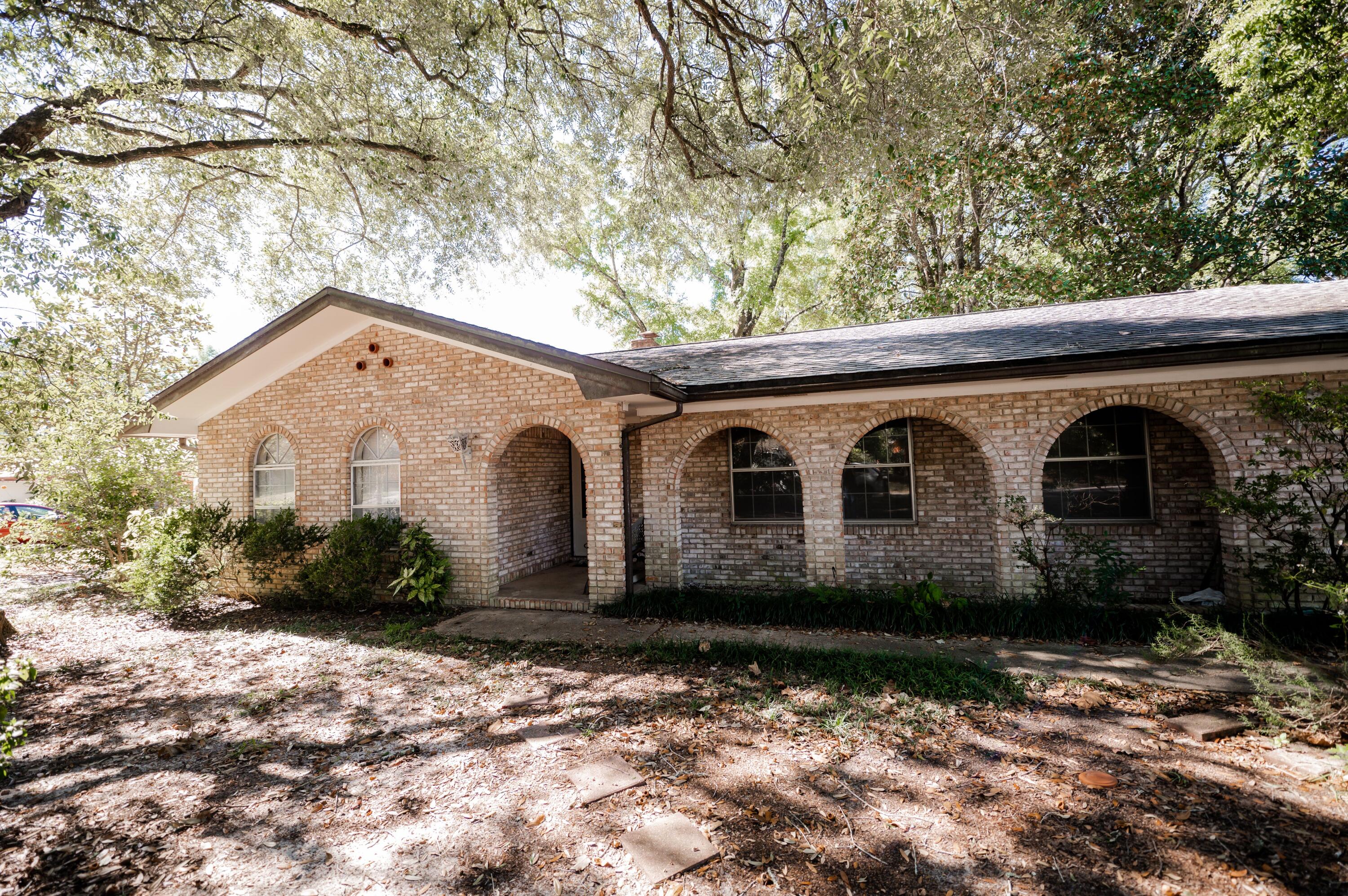 EDGEWATER VILLAGE - Residential