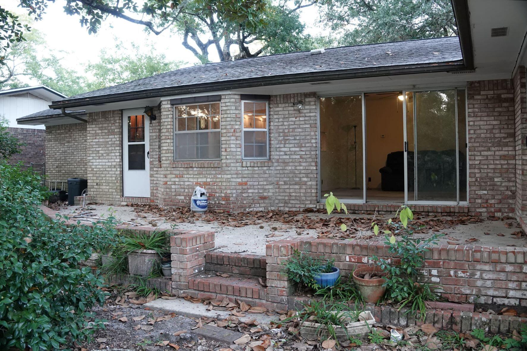 EDGEWATER VILLAGE - Residential