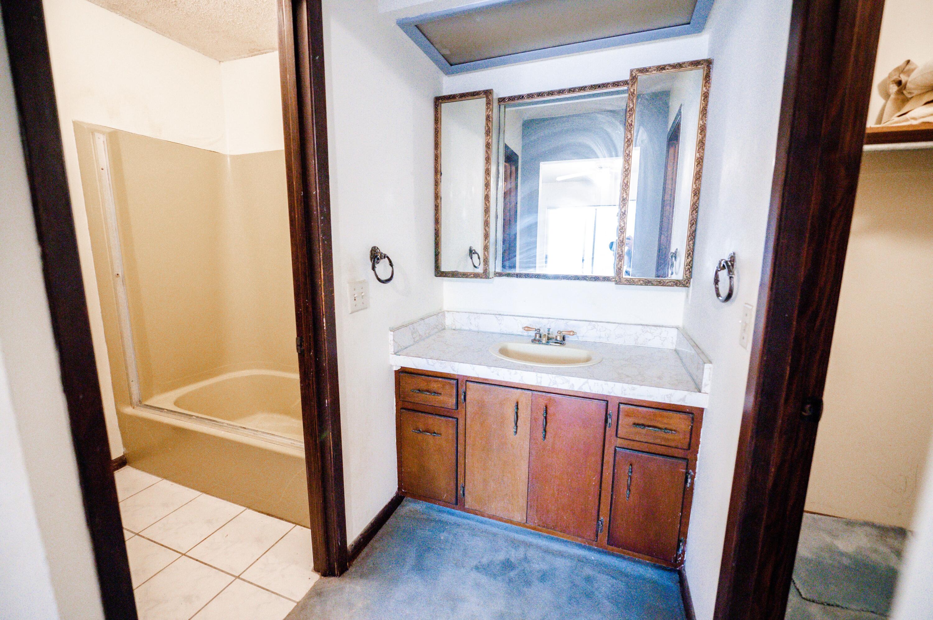 EDGEWATER VILLAGE - Residential