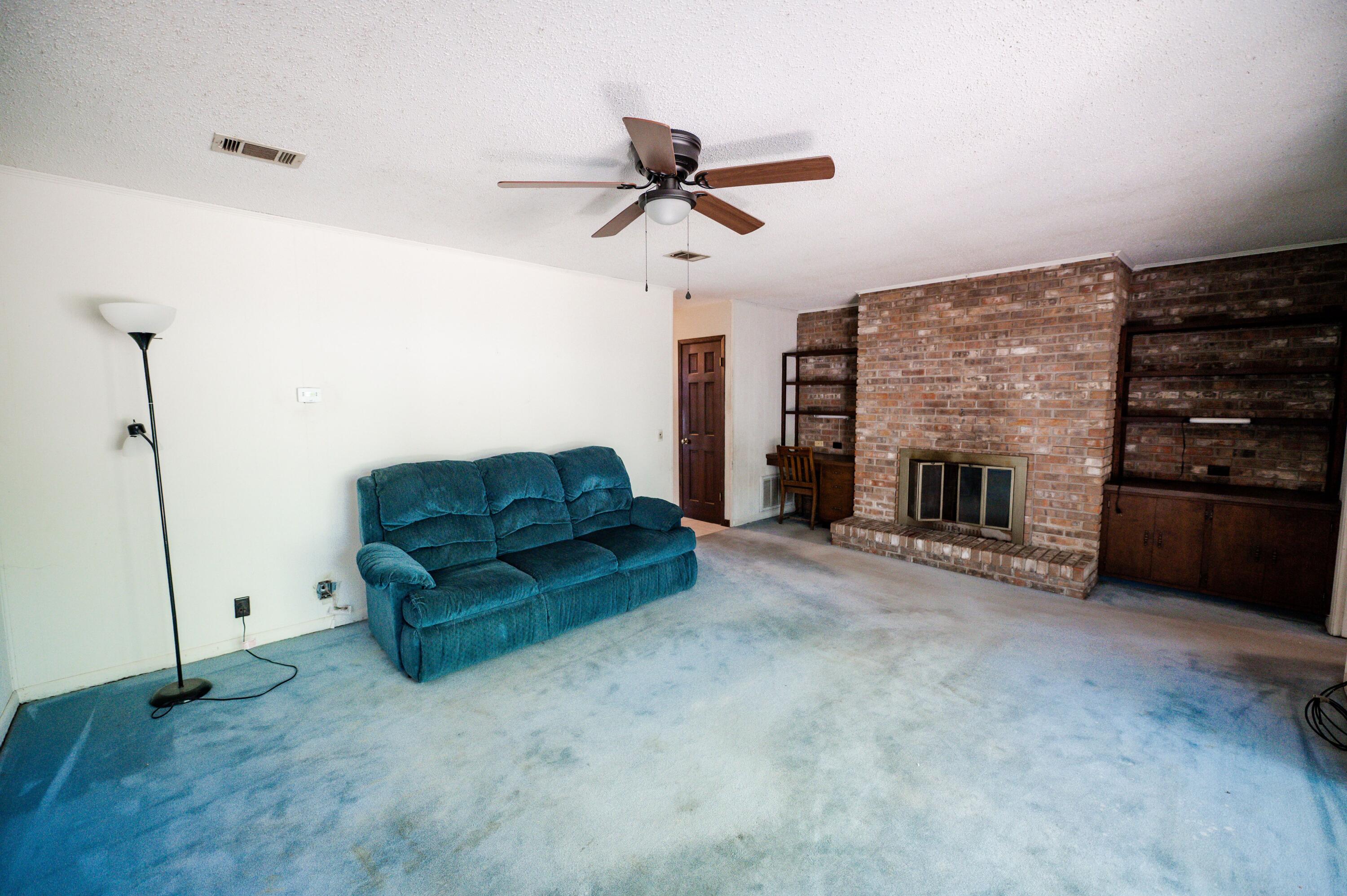 EDGEWATER VILLAGE - Residential