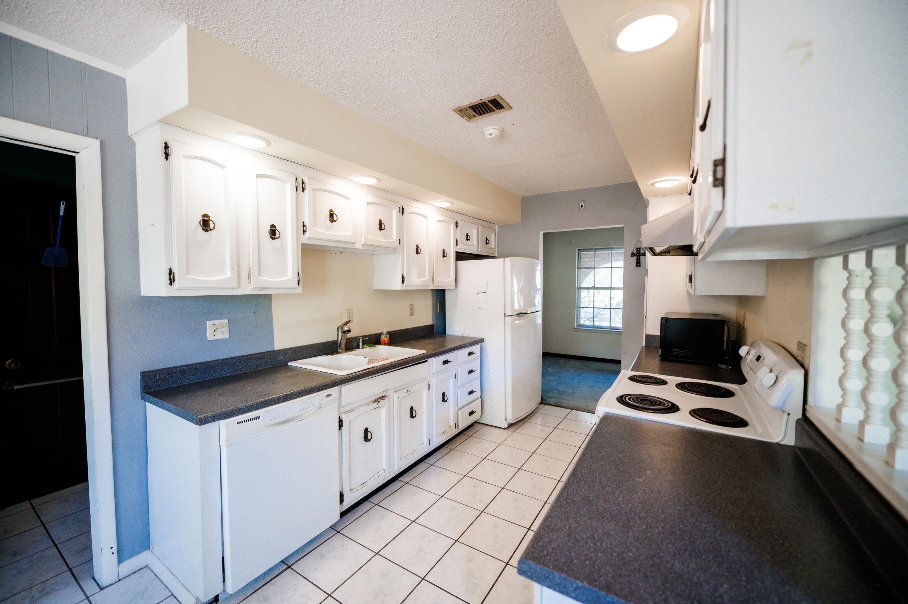 EDGEWATER VILLAGE - Residential