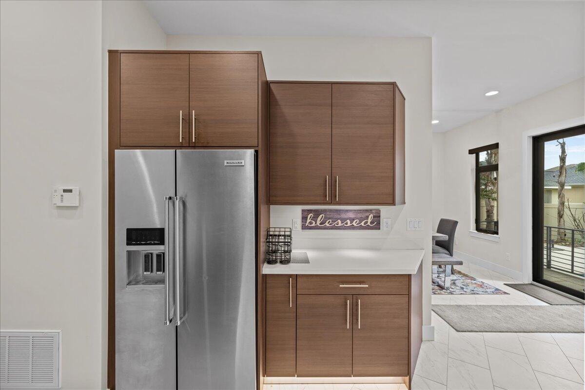 AVALON BEACH ESTATES - Residential Lease