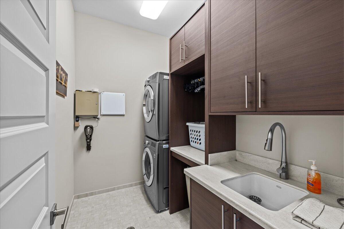 AVALON BEACH ESTATES - Residential Lease