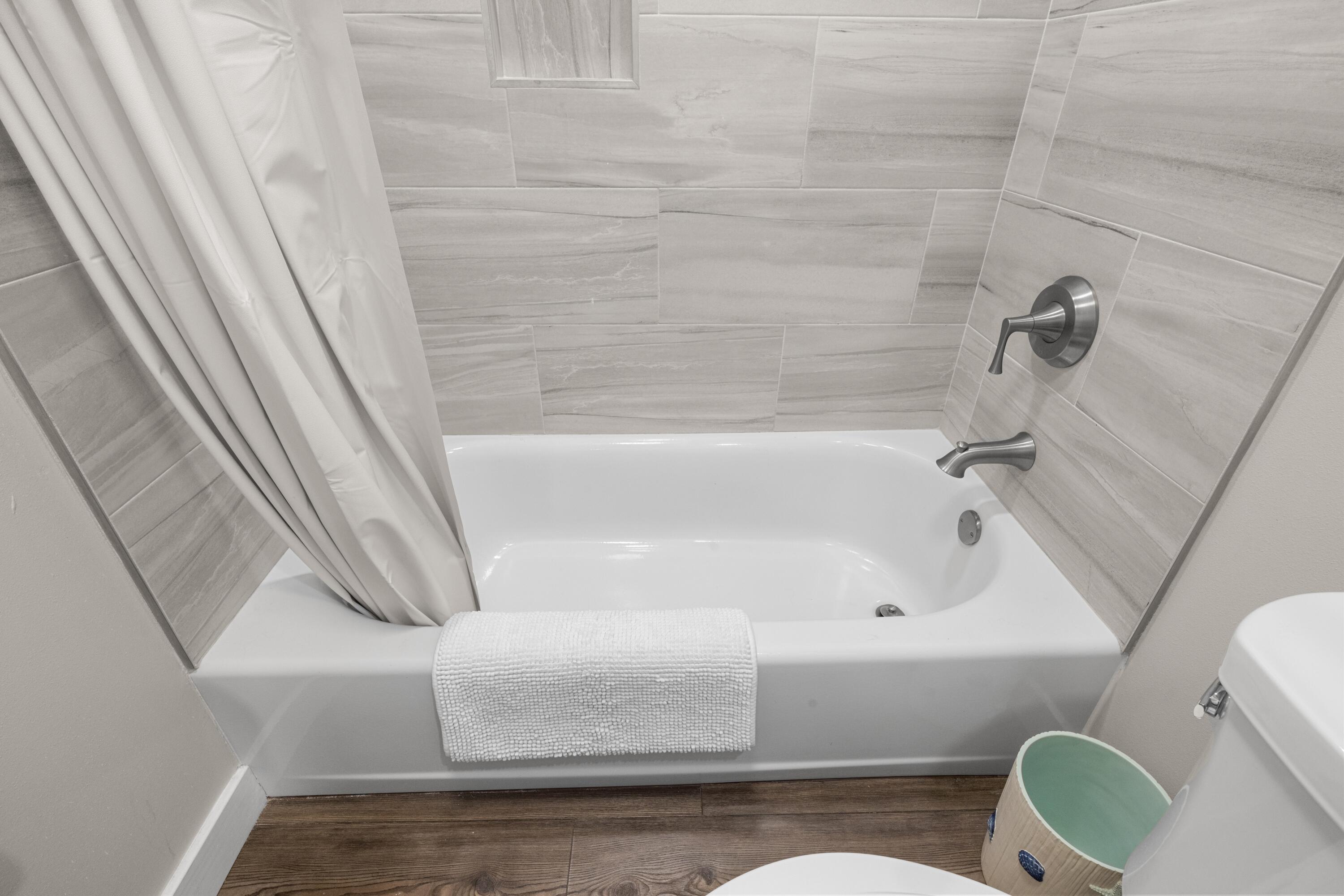 SEASCAPE CONDO GARDEN VILLA - Residential