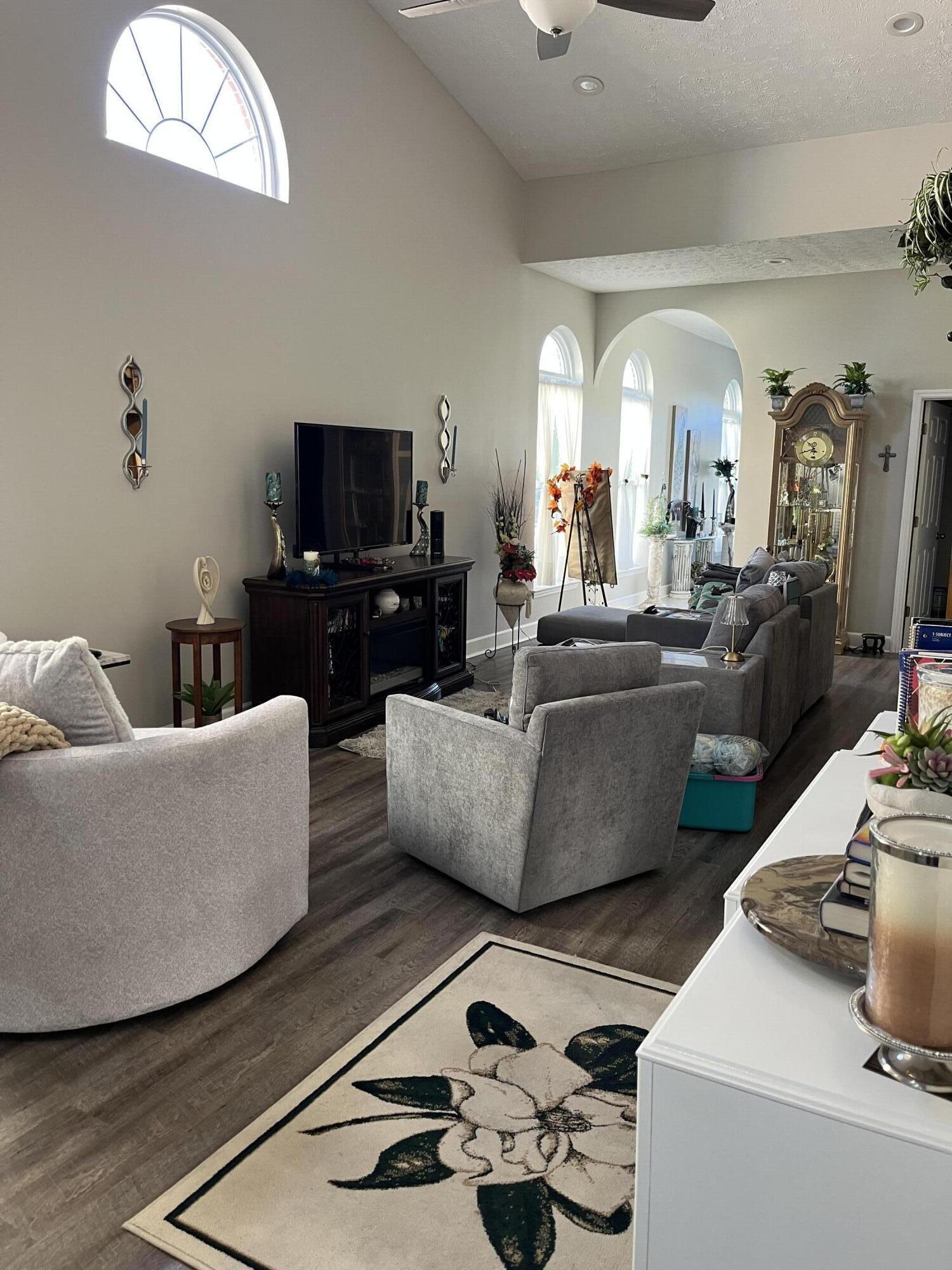 COUNTRY CLUB HARBOUR ESTATES - Residential