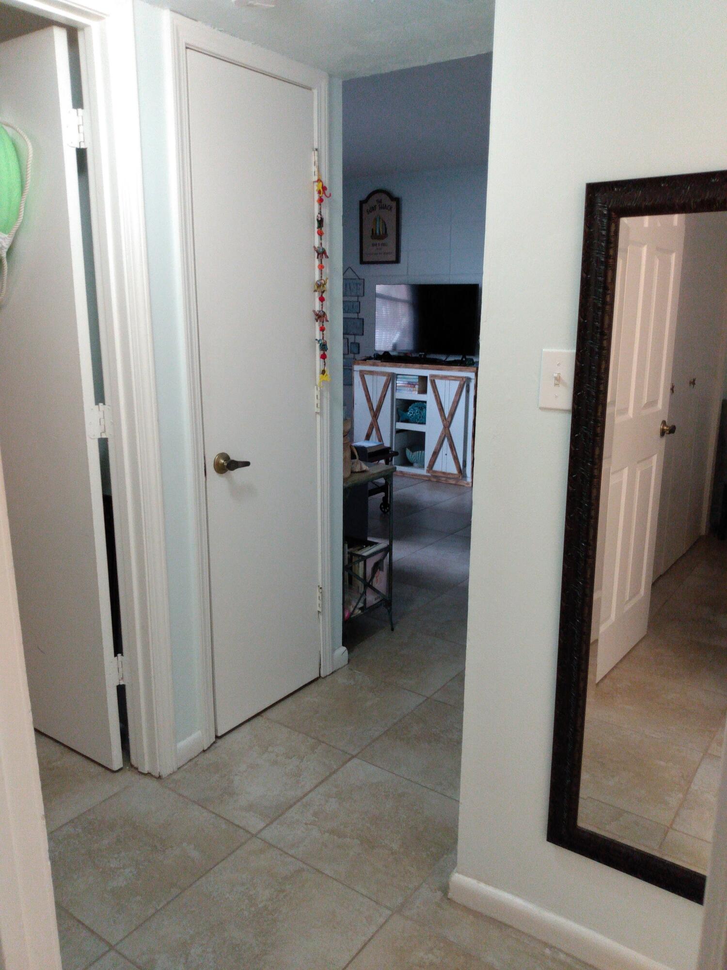 BREAKERS WEST - Residential