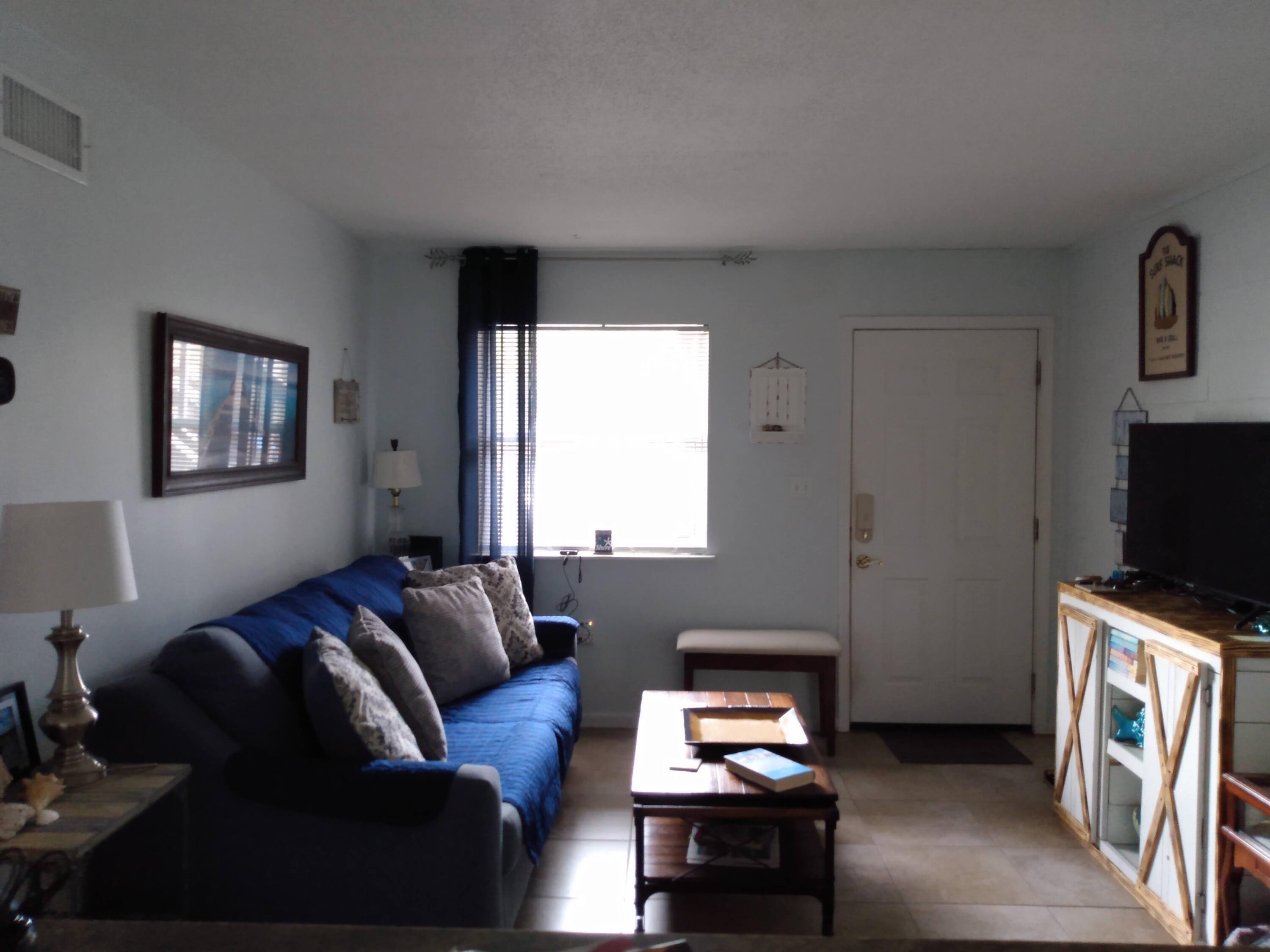 BREAKERS WEST - Residential