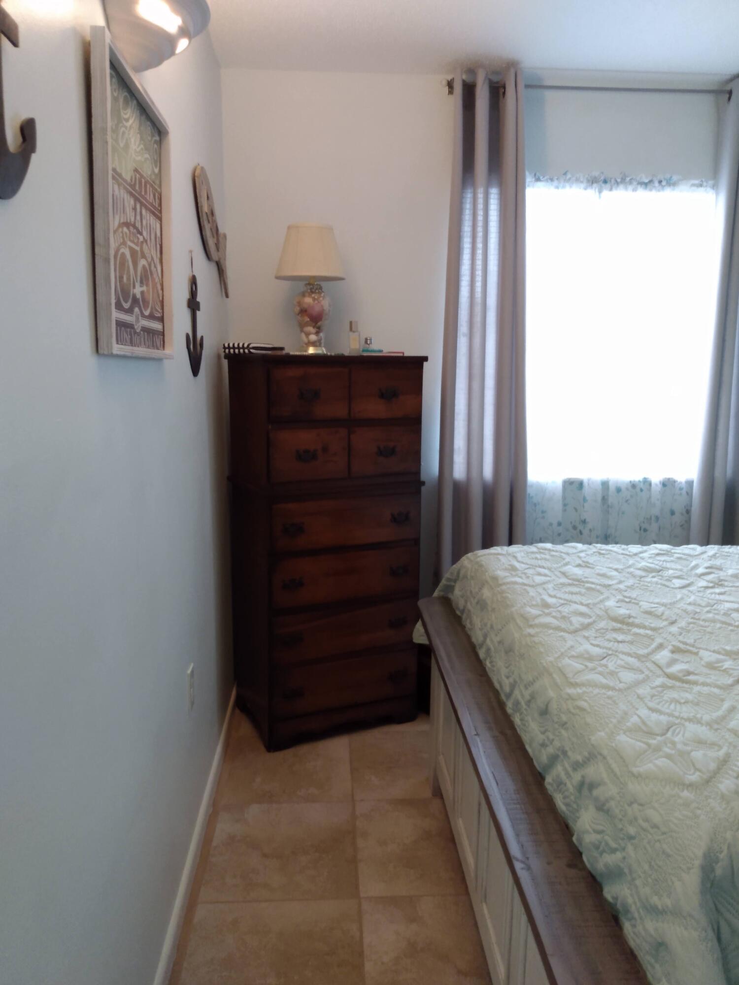 BREAKERS WEST - Residential