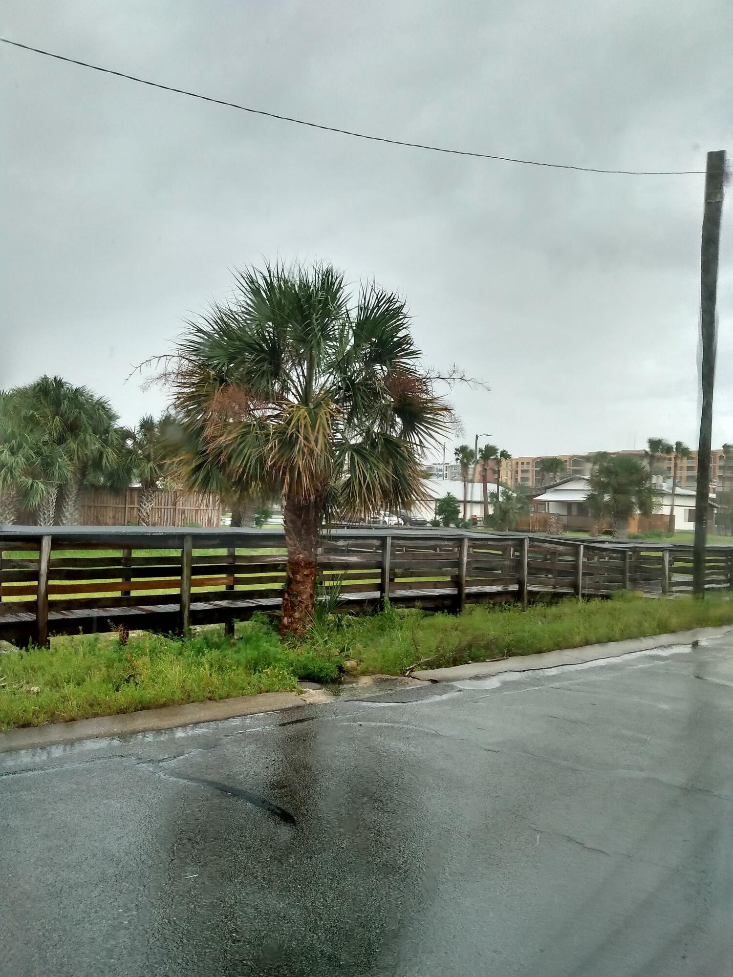 BREAKERS WEST - Residential