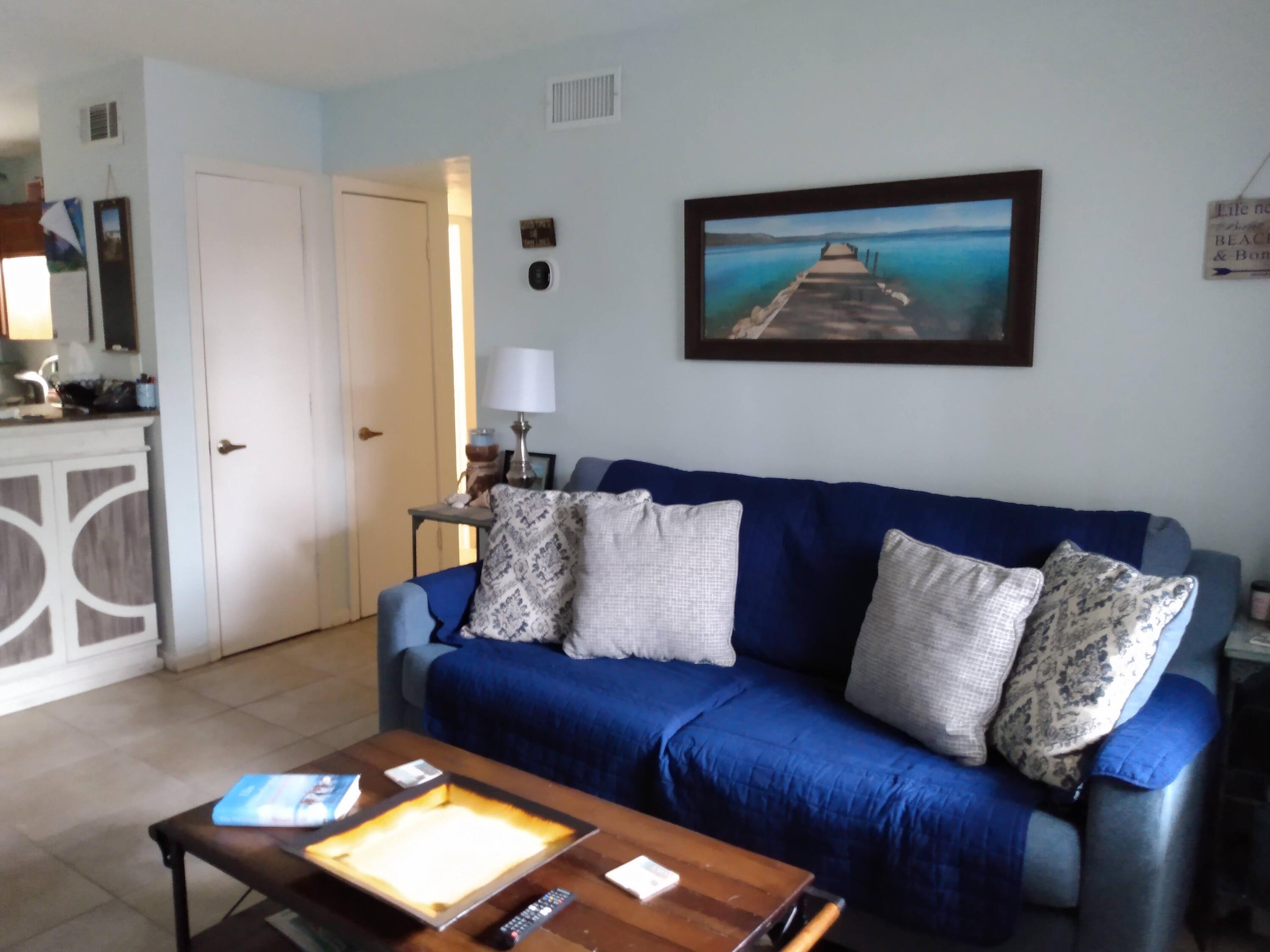 BREAKERS WEST - Residential