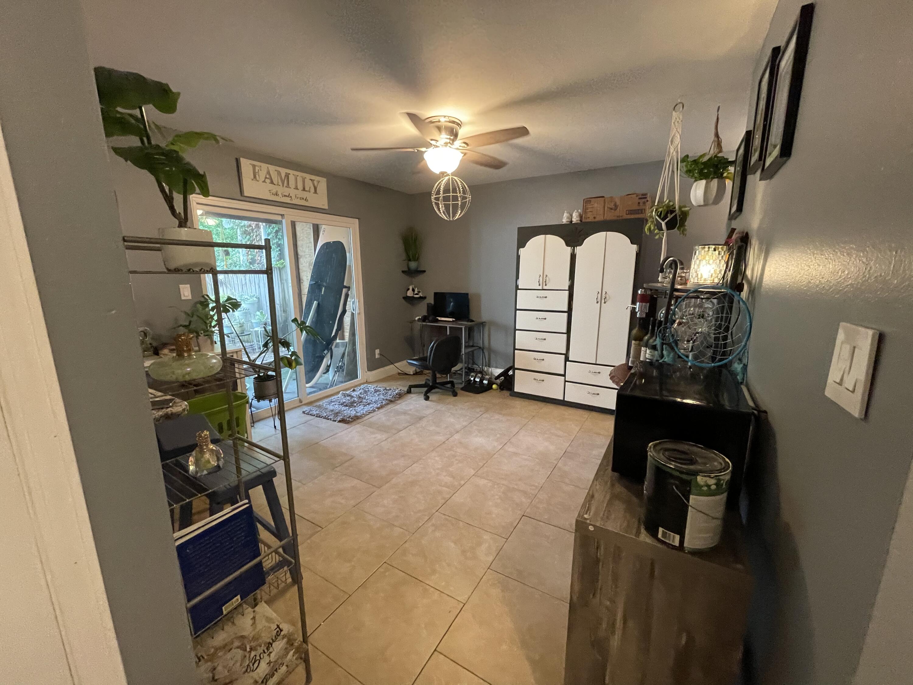 VALENCIA ARMS - Residential