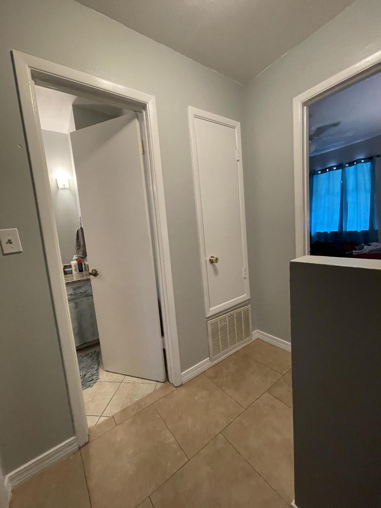 VALENCIA ARMS - Residential