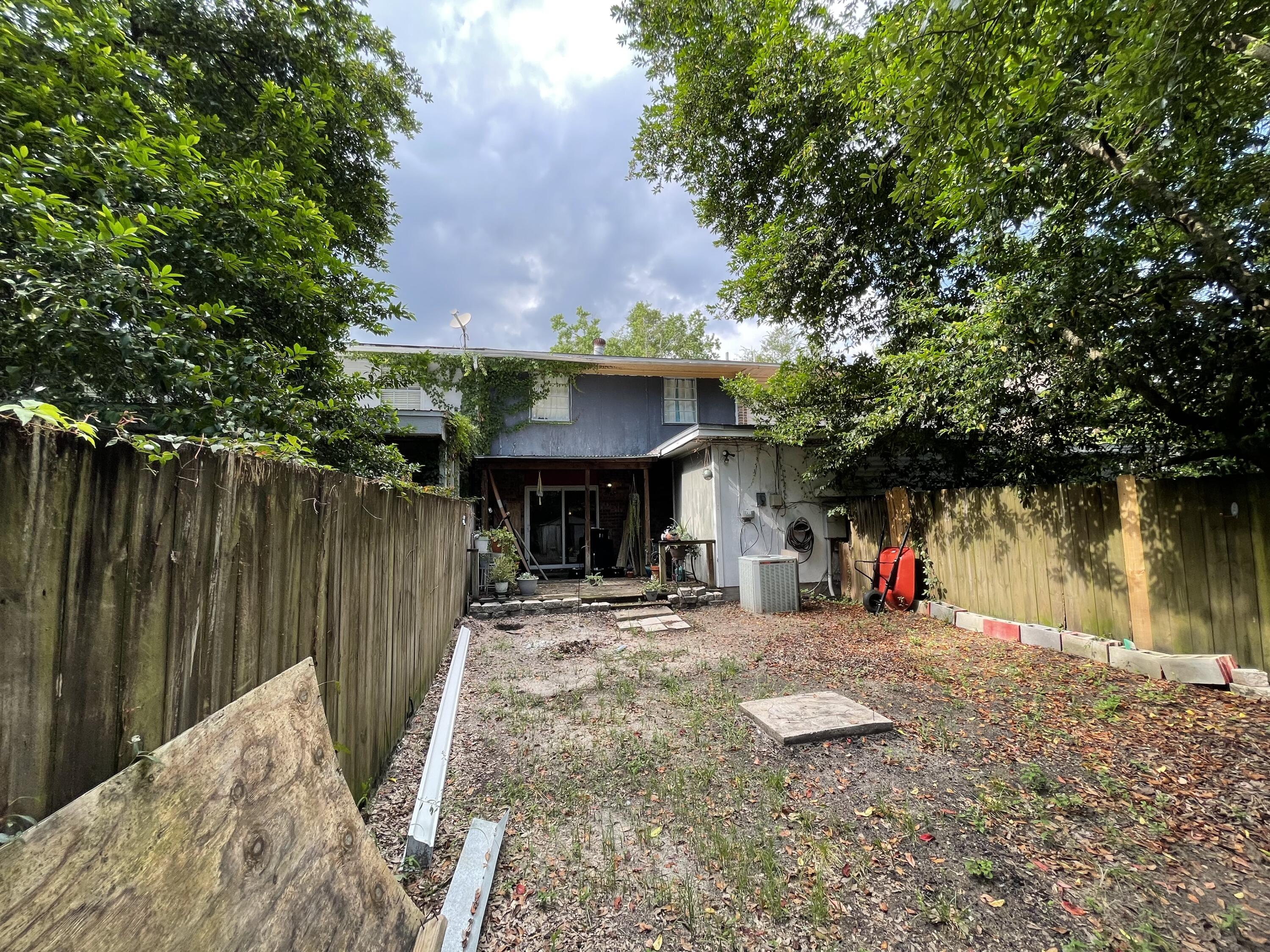 VALENCIA ARMS - Residential