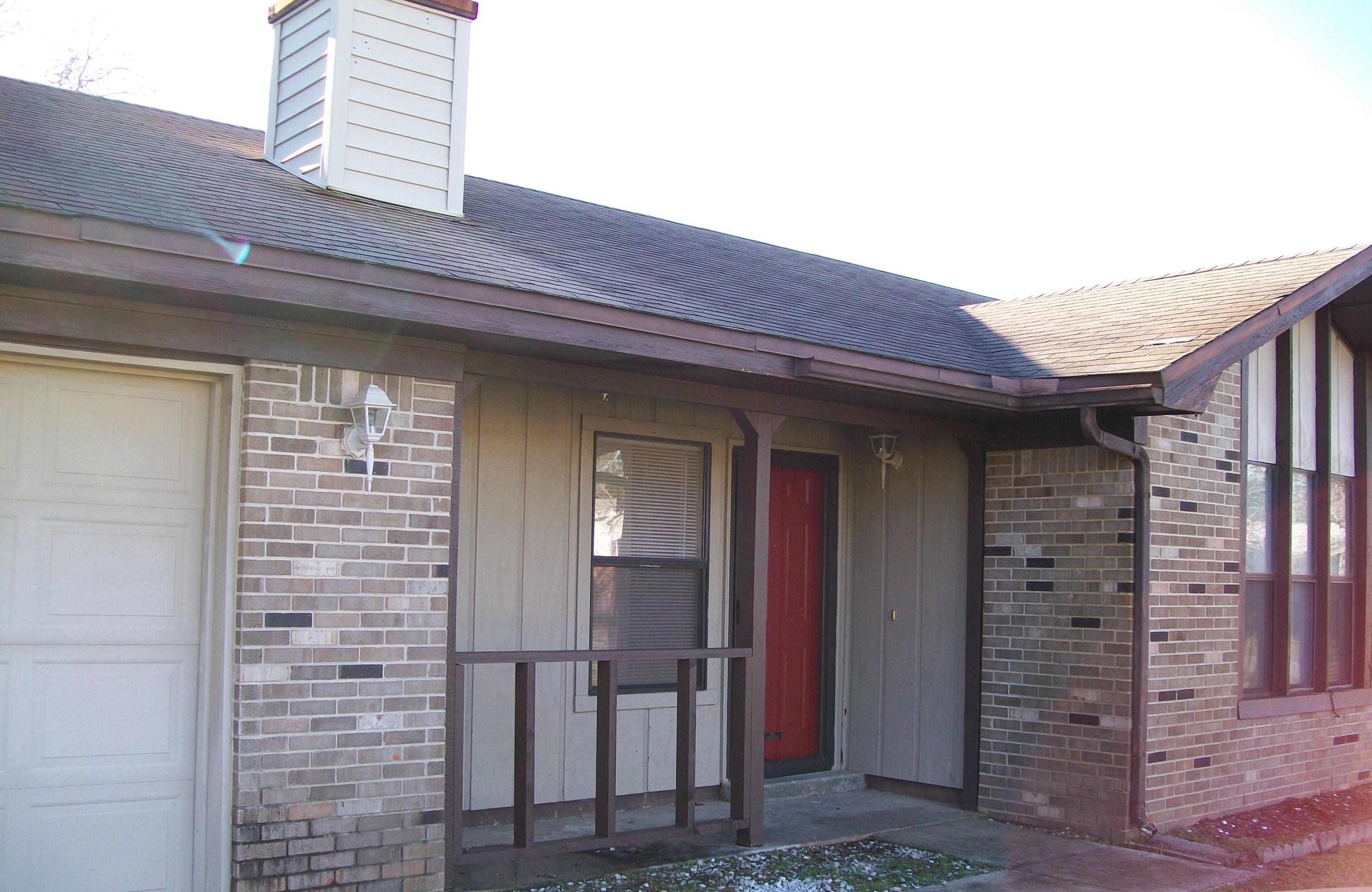 3 bedroom brick home conveniently located in Mary Esther. Open floor plan allows for comfortable living and great entertainment. Pets under 25 lbs allowed with a $200 non-refundable pet fee. Call today to see this home that won't be available long.