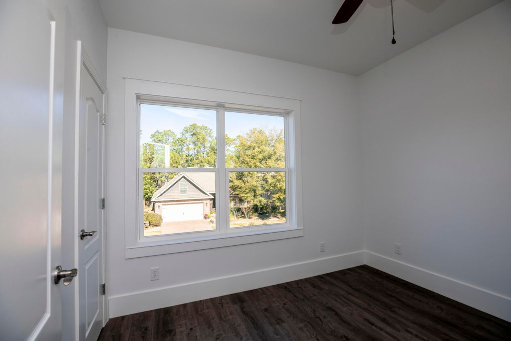 listing image 0