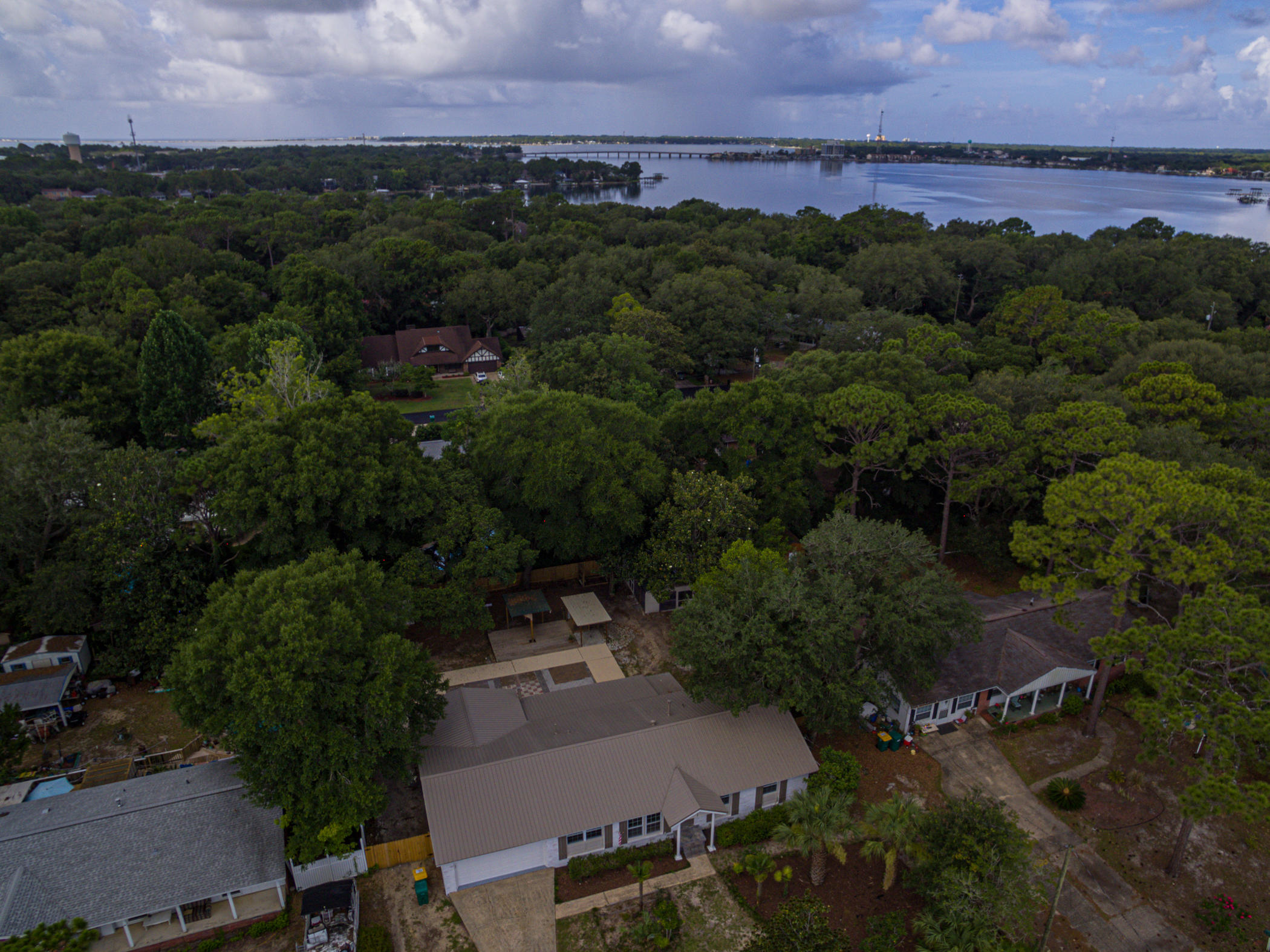 BAYOU POQUITO - Residential
