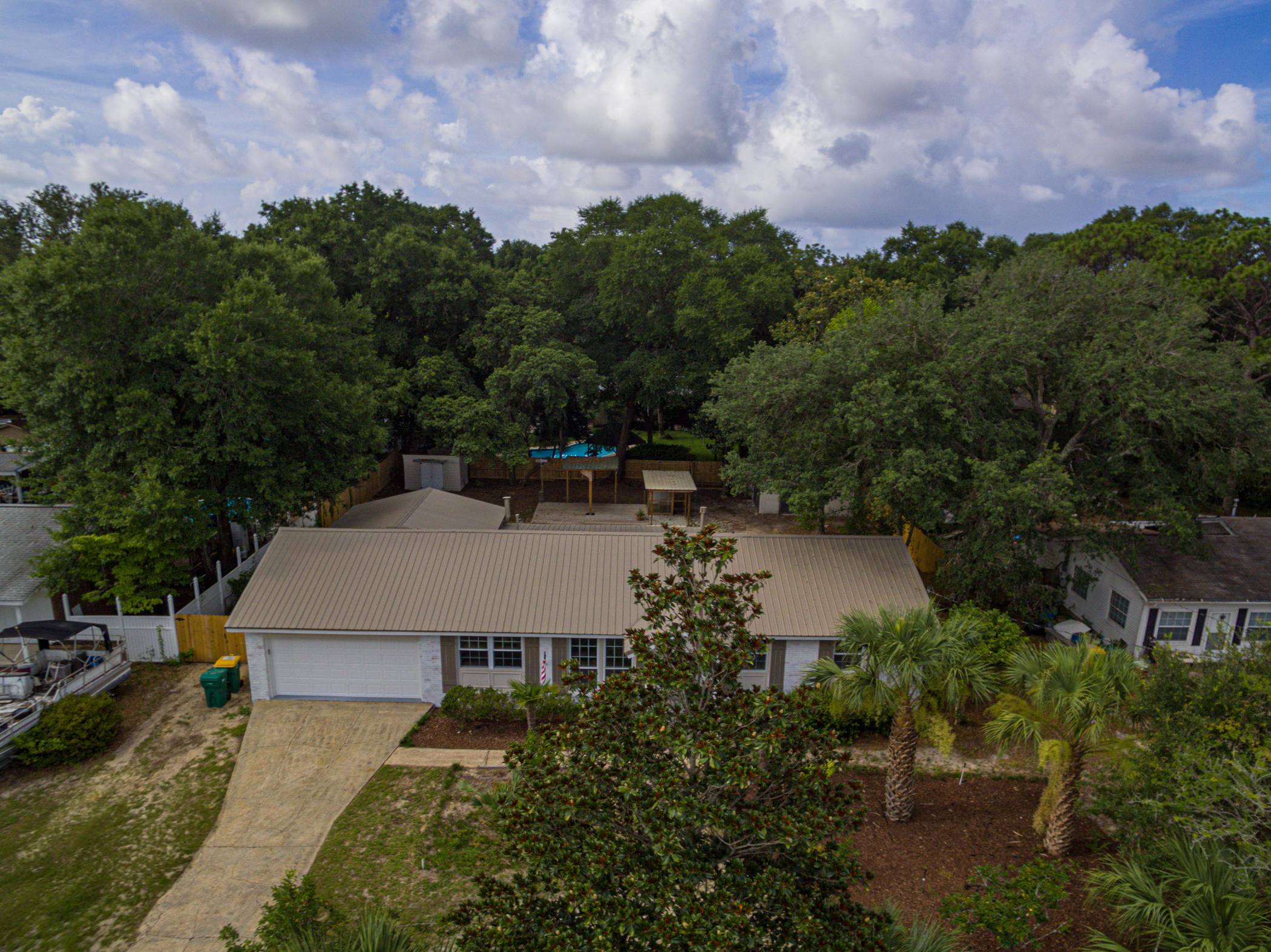 BAYOU POQUITO - Residential